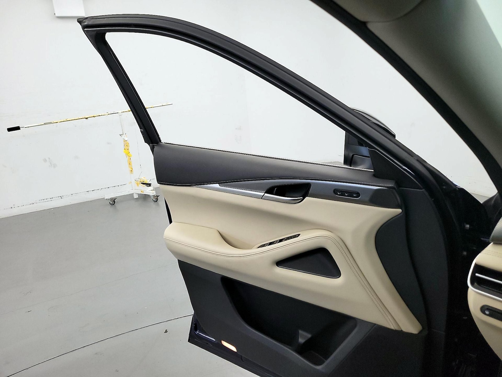 2023 INFINITI QX60 LUXE - Photo 13