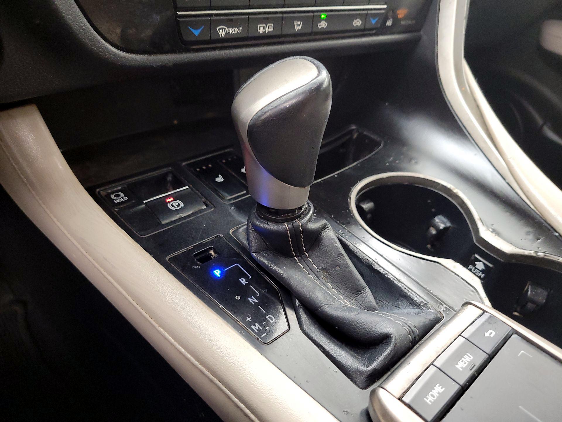 Thumbnail: 2020 Lexus RX - 17