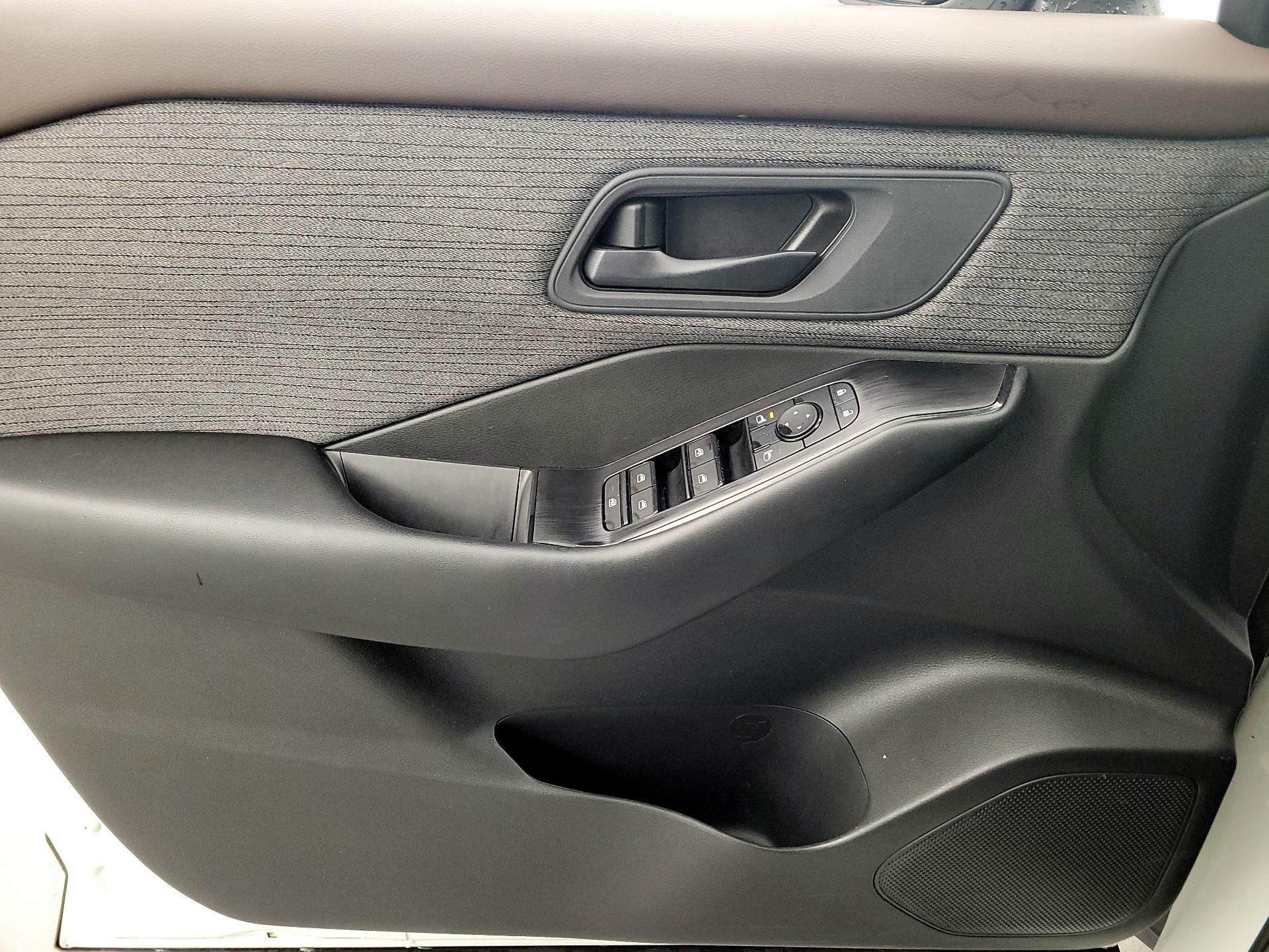 Thumbnail: 2023 Nissan Rogue - 12