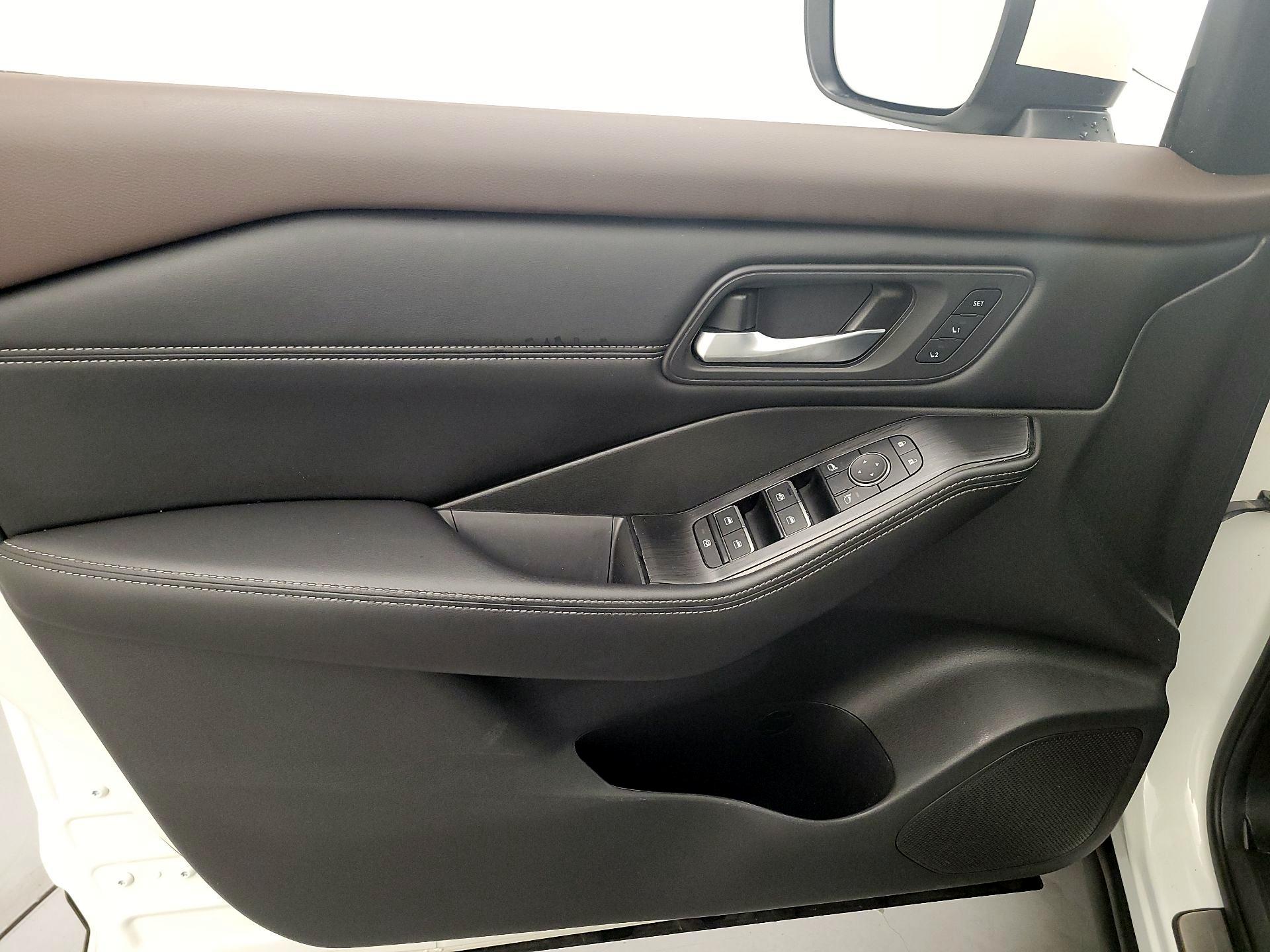 Thumbnail: 2022 Nissan Rogue - 12