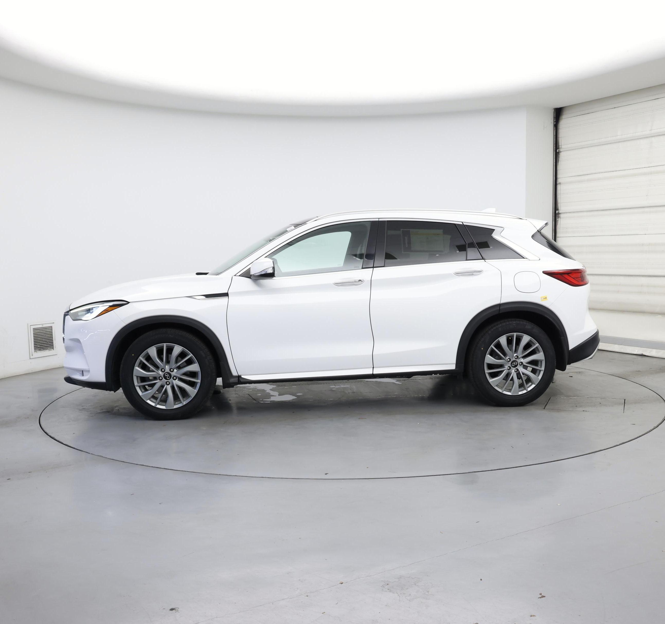 Thumbnail: 2023 INFINITI QX50 - 3