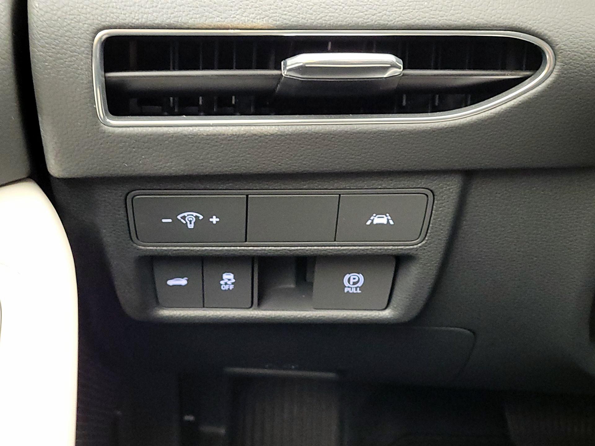 Thumbnail: 2023 Hyundai Sonata - 13