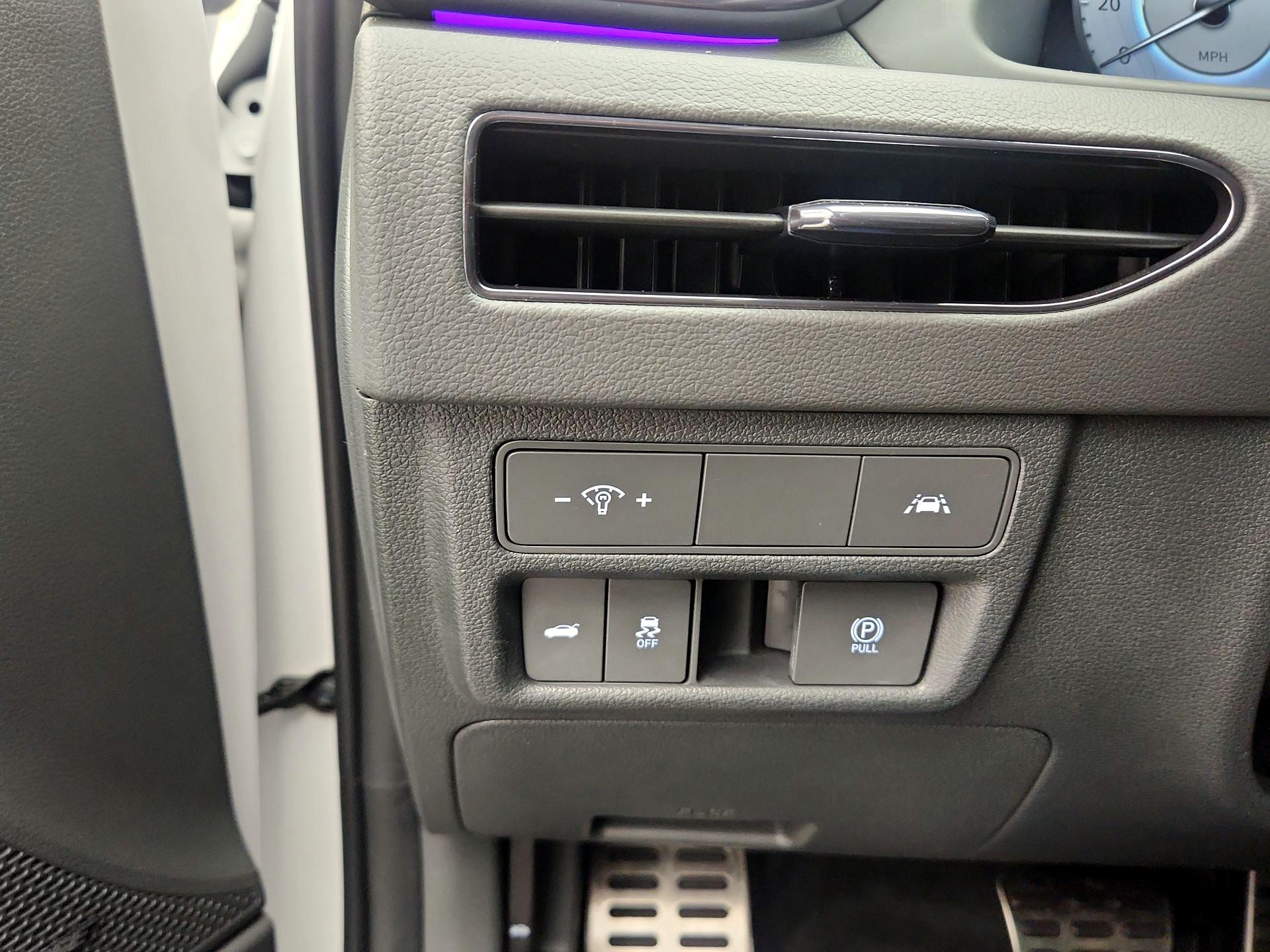 Thumbnail: 2023 Hyundai Sonata - 13