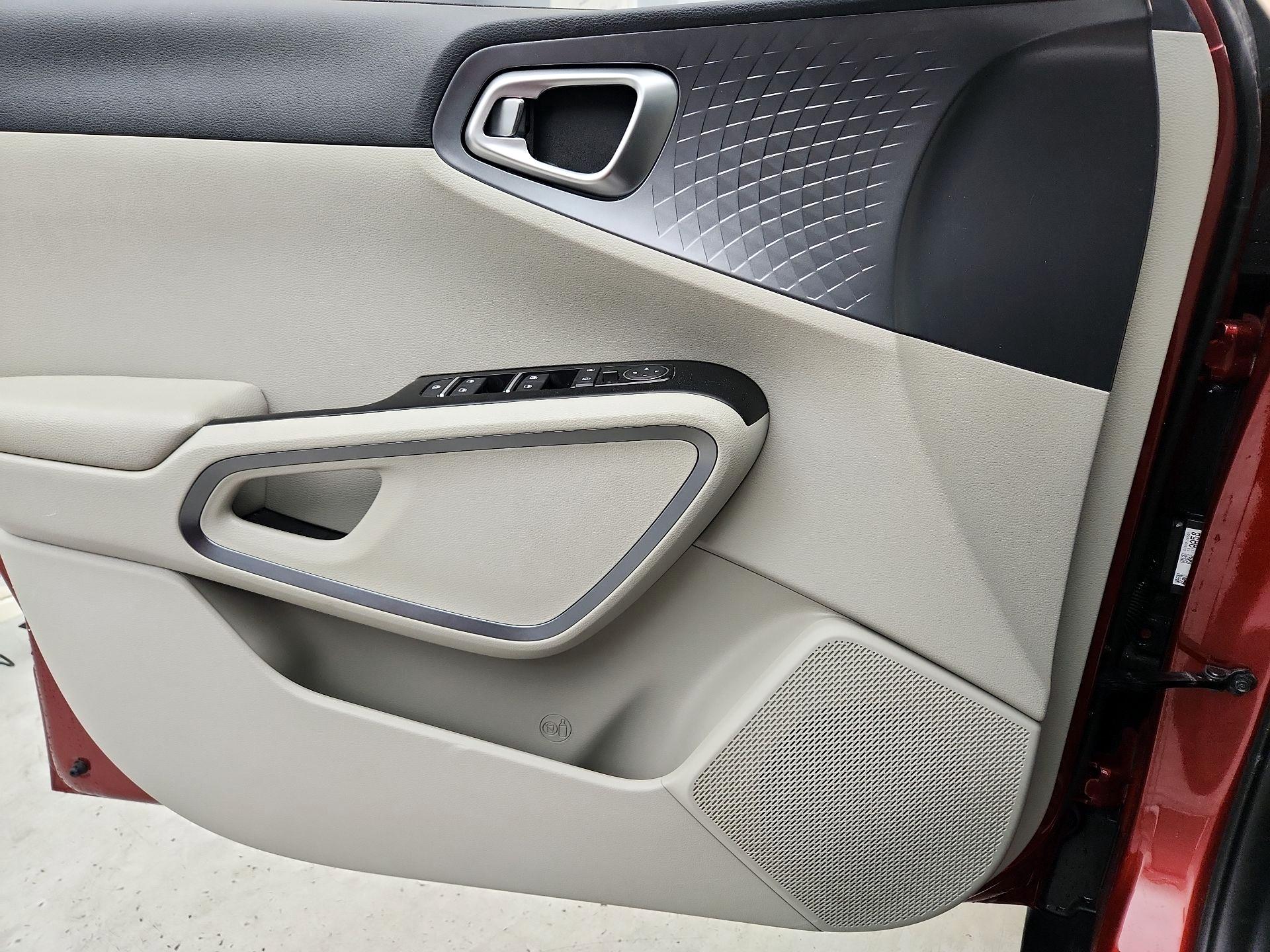 Thumbnail: 2020 Kia Soul - 12