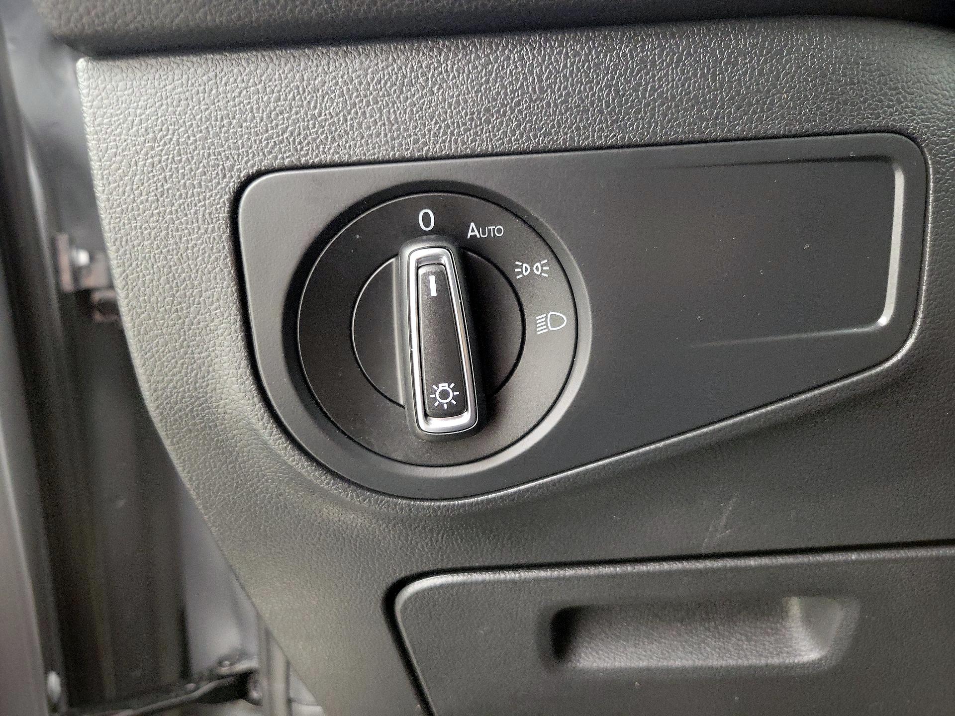 Thumbnail: 2022 Volkswagen Tiguan - 13