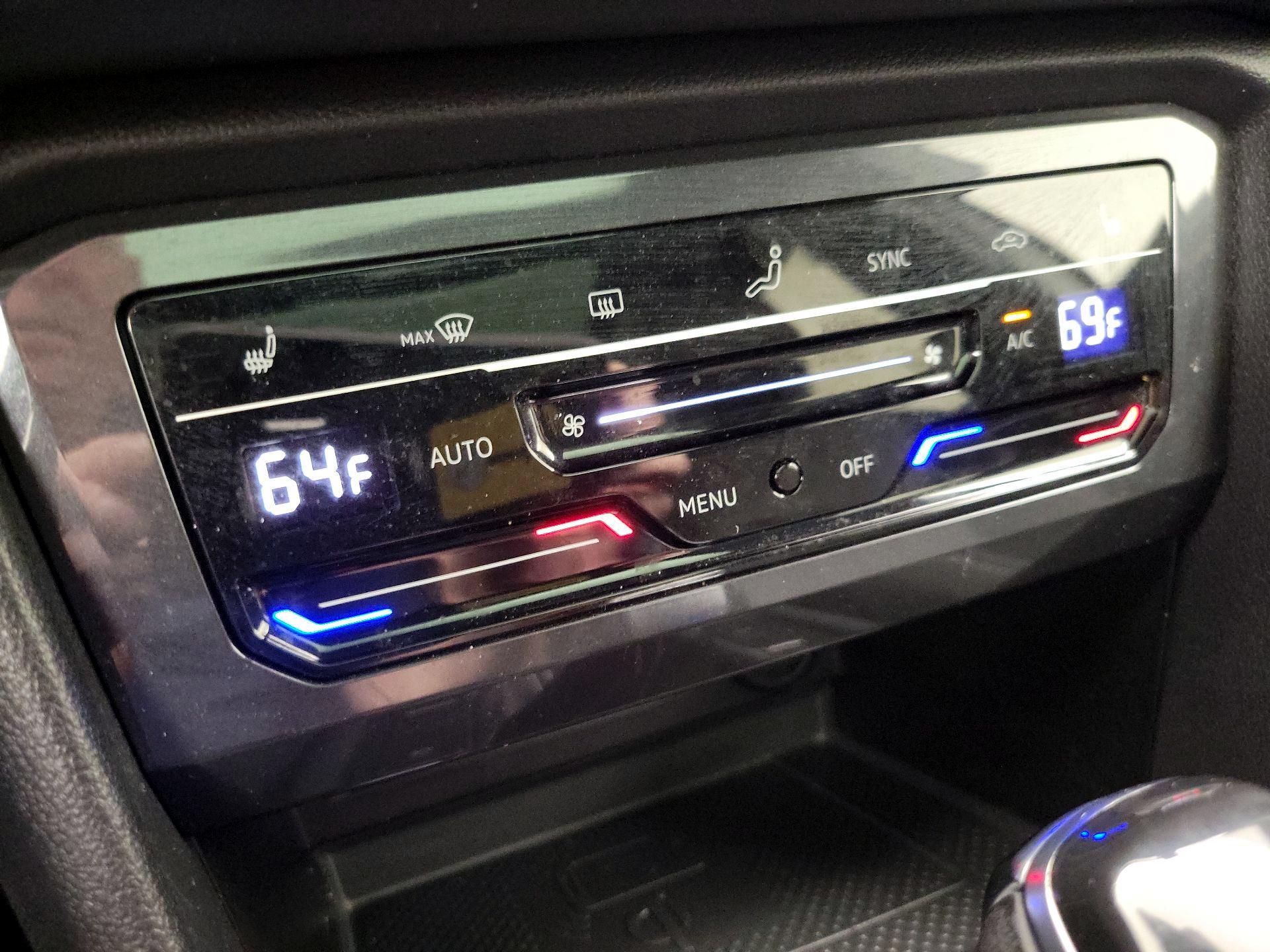 Thumbnail: 2022 Volkswagen Tiguan - 16