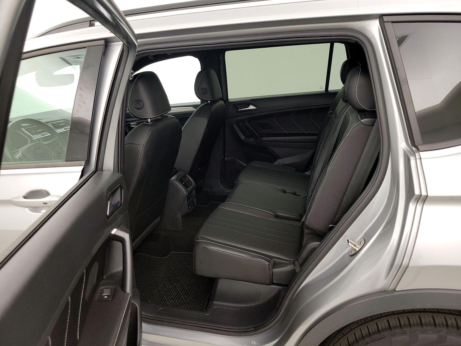 Thumbnail: 2022 Volkswagen Tiguan - 20