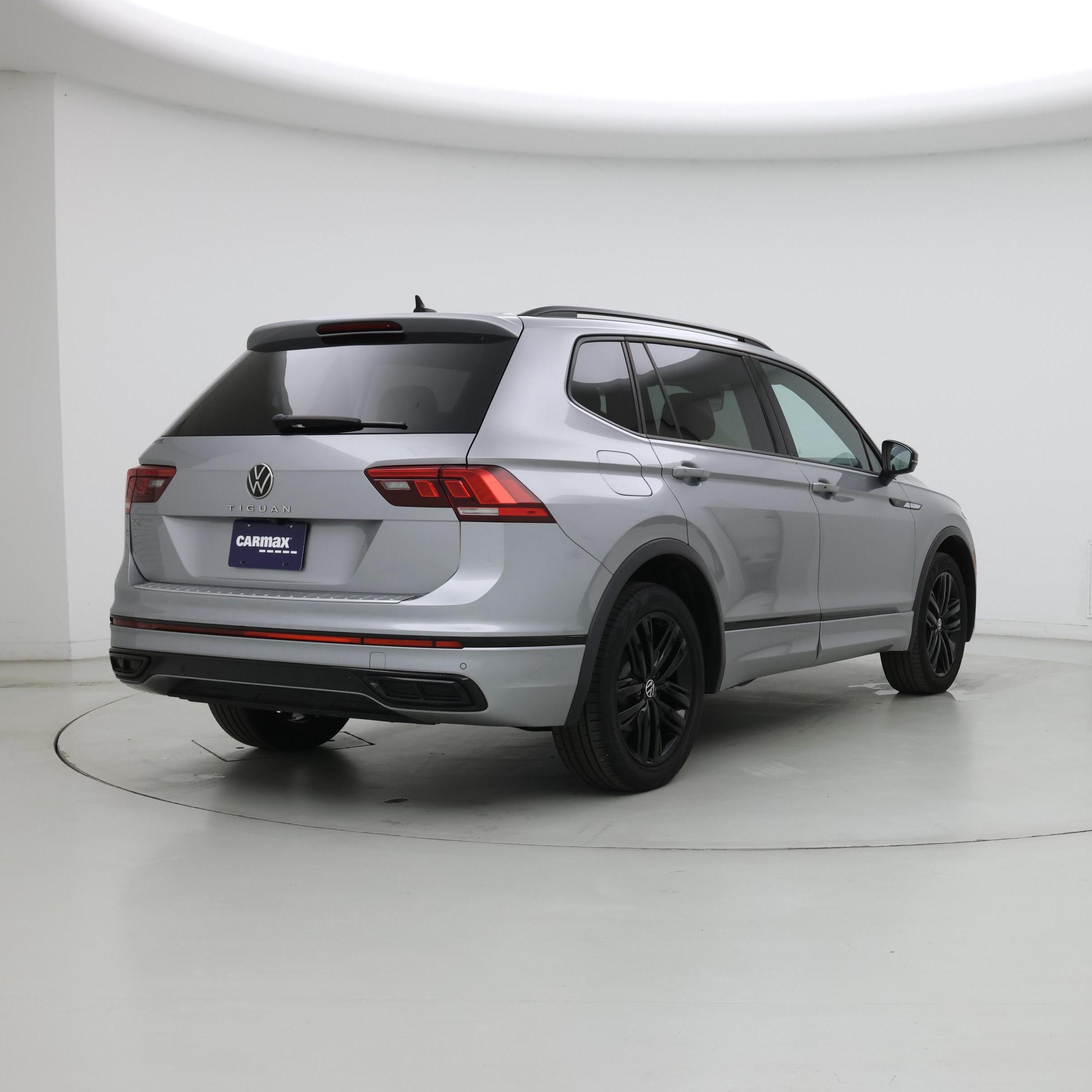 Thumbnail: 2022 Volkswagen Tiguan - 8