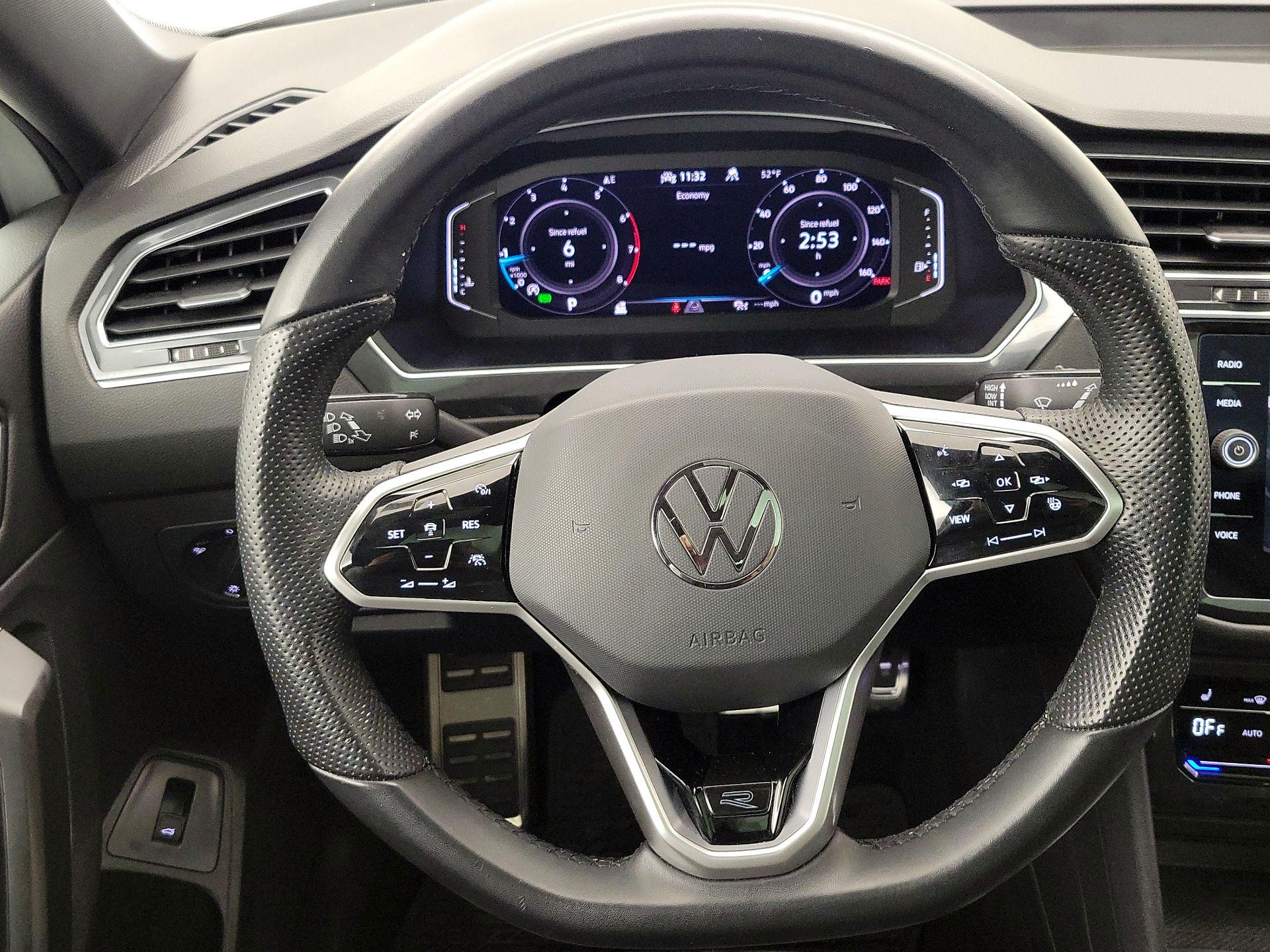 Thumbnail: 2022 Volkswagen Tiguan - 10