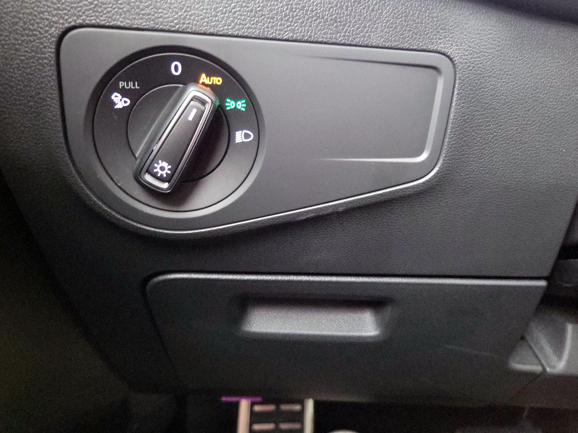 Thumbnail: 2022 Volkswagen Tiguan - 13