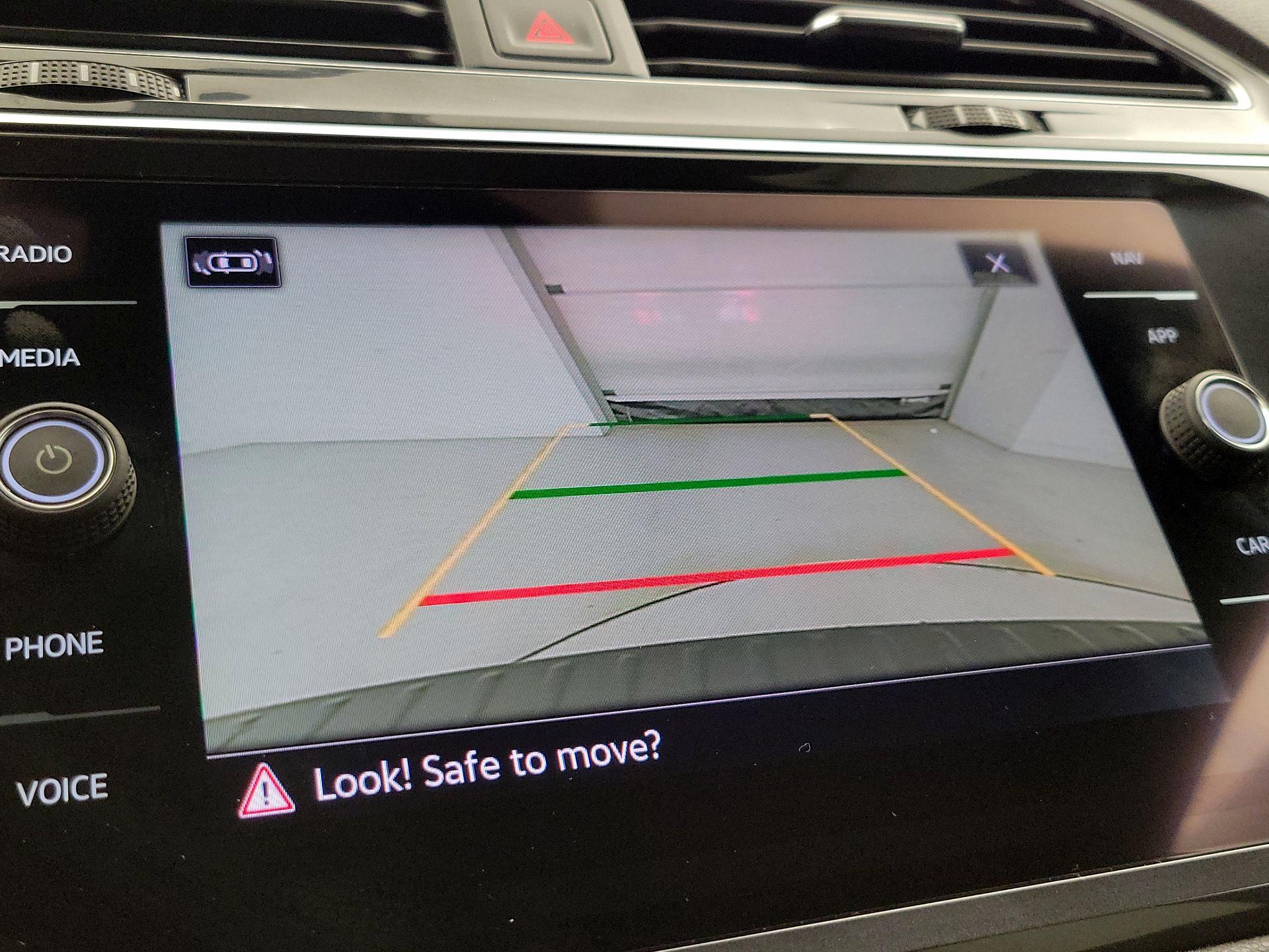 Thumbnail: 2022 Volkswagen Tiguan - 15