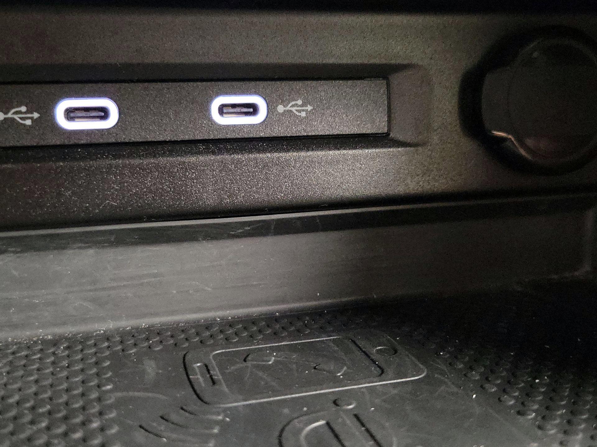 Thumbnail: 2022 Volkswagen Tiguan - 19