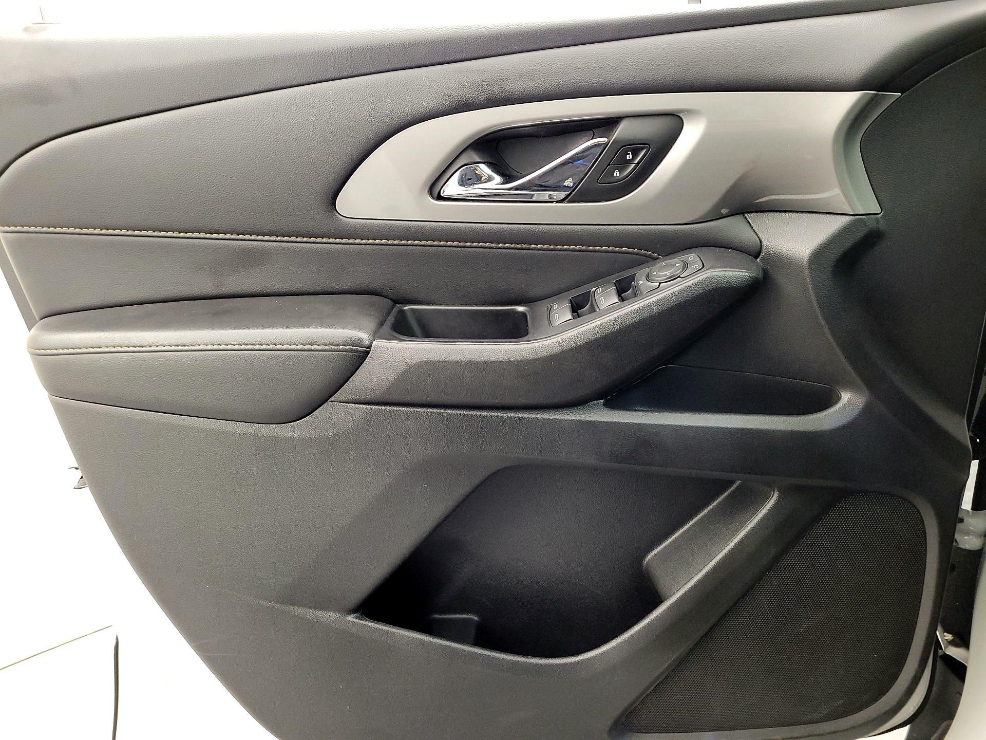 Thumbnail: 2021 Chevrolet Traverse - 12