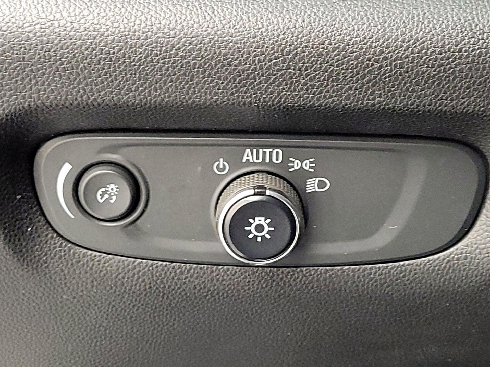 Thumbnail: 2021 Chevrolet Traverse - 13