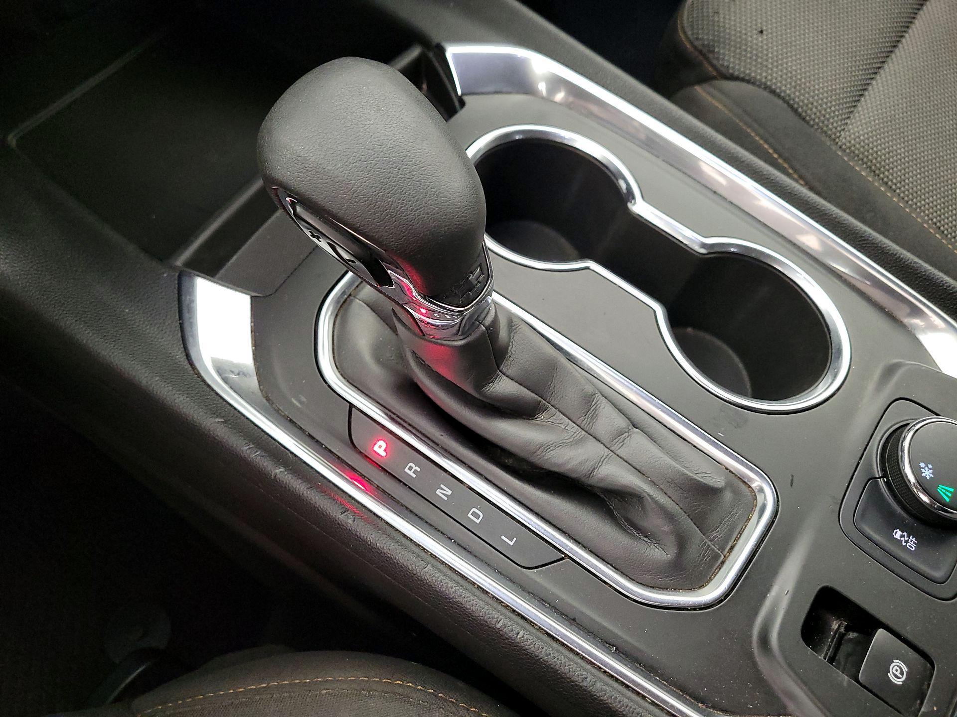 Thumbnail: 2021 Chevrolet Traverse - 17