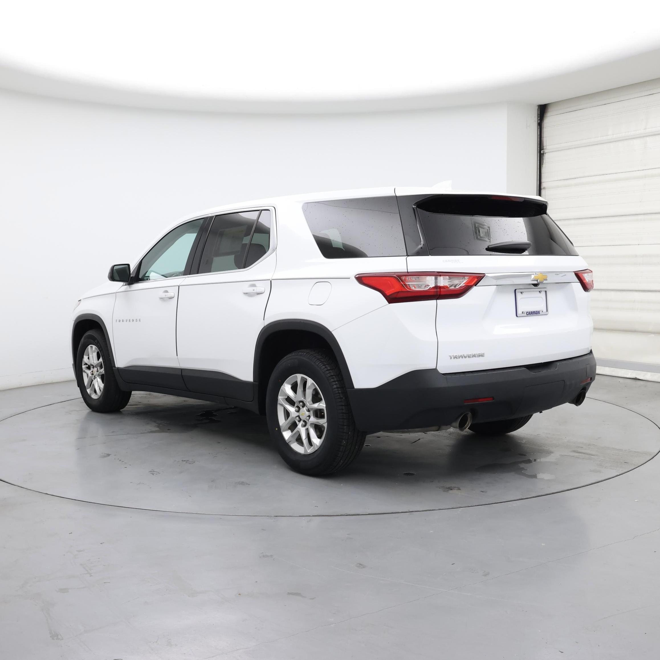 Thumbnail: 2021 Chevrolet Traverse - 2