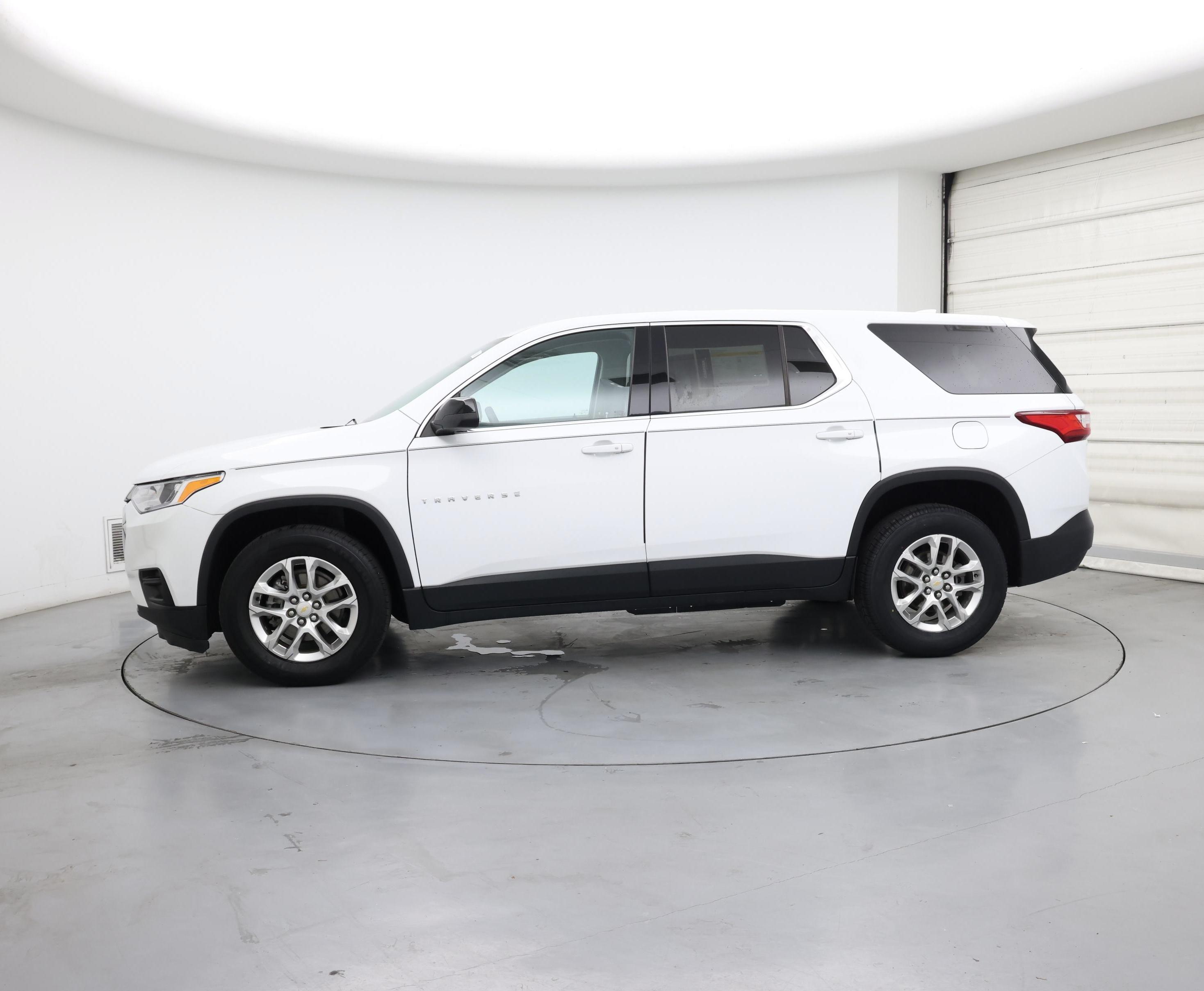 Thumbnail: 2021 Chevrolet Traverse - 3