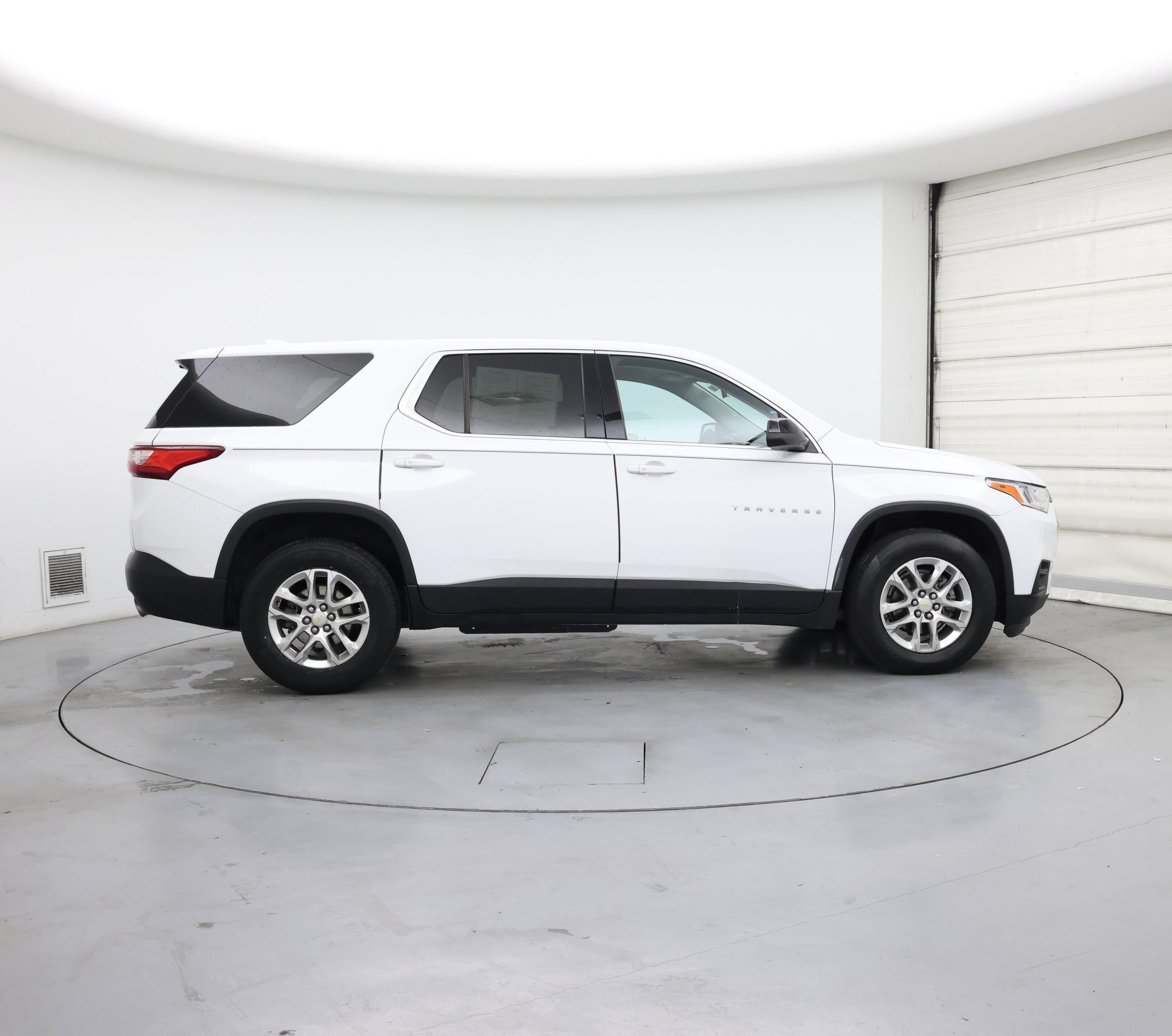 Thumbnail: 2021 Chevrolet Traverse - 7