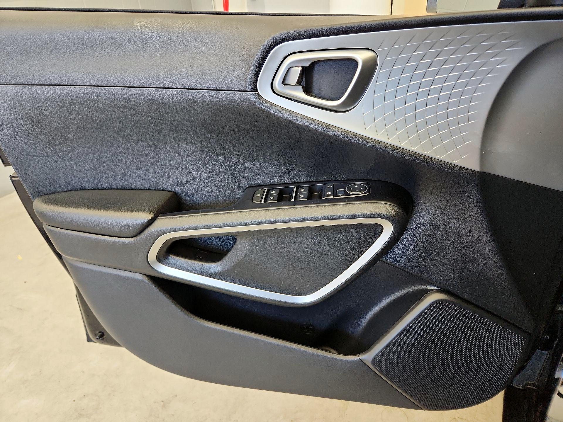 Thumbnail: 2022 Kia Soul - 12