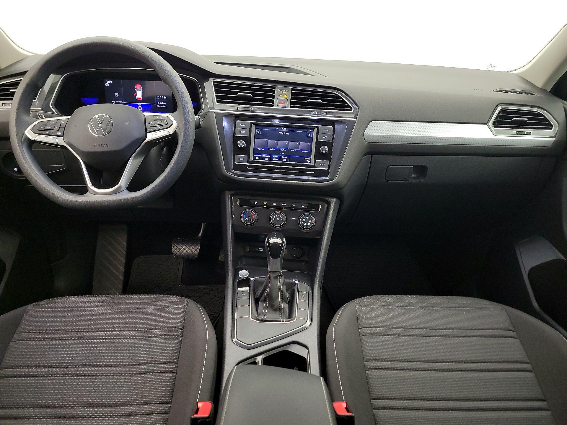 Thumbnail: 2023 Volkswagen Tiguan - 9