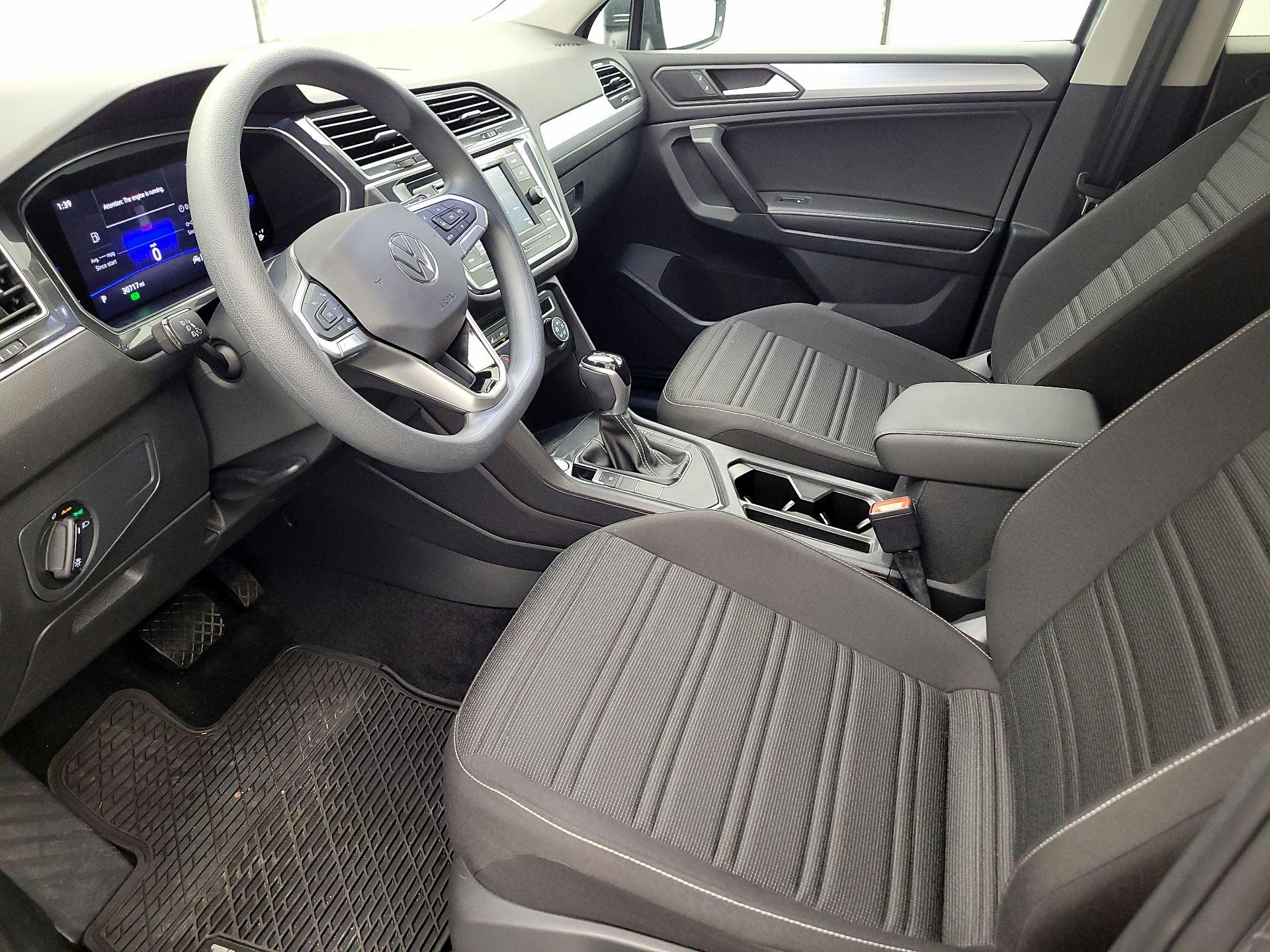 Thumbnail: 2023 Volkswagen Tiguan - 11