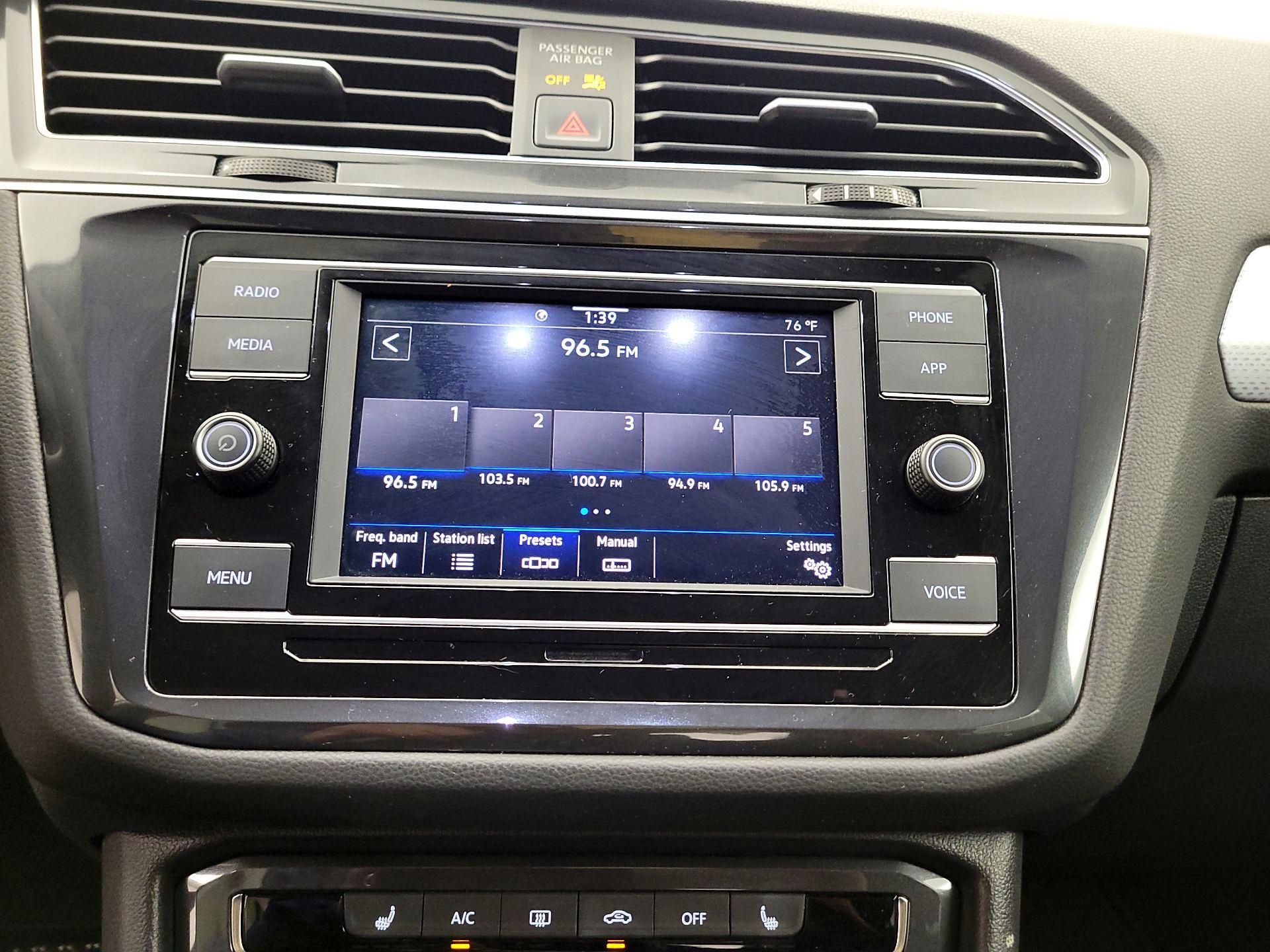 Thumbnail: 2023 Volkswagen Tiguan - 13