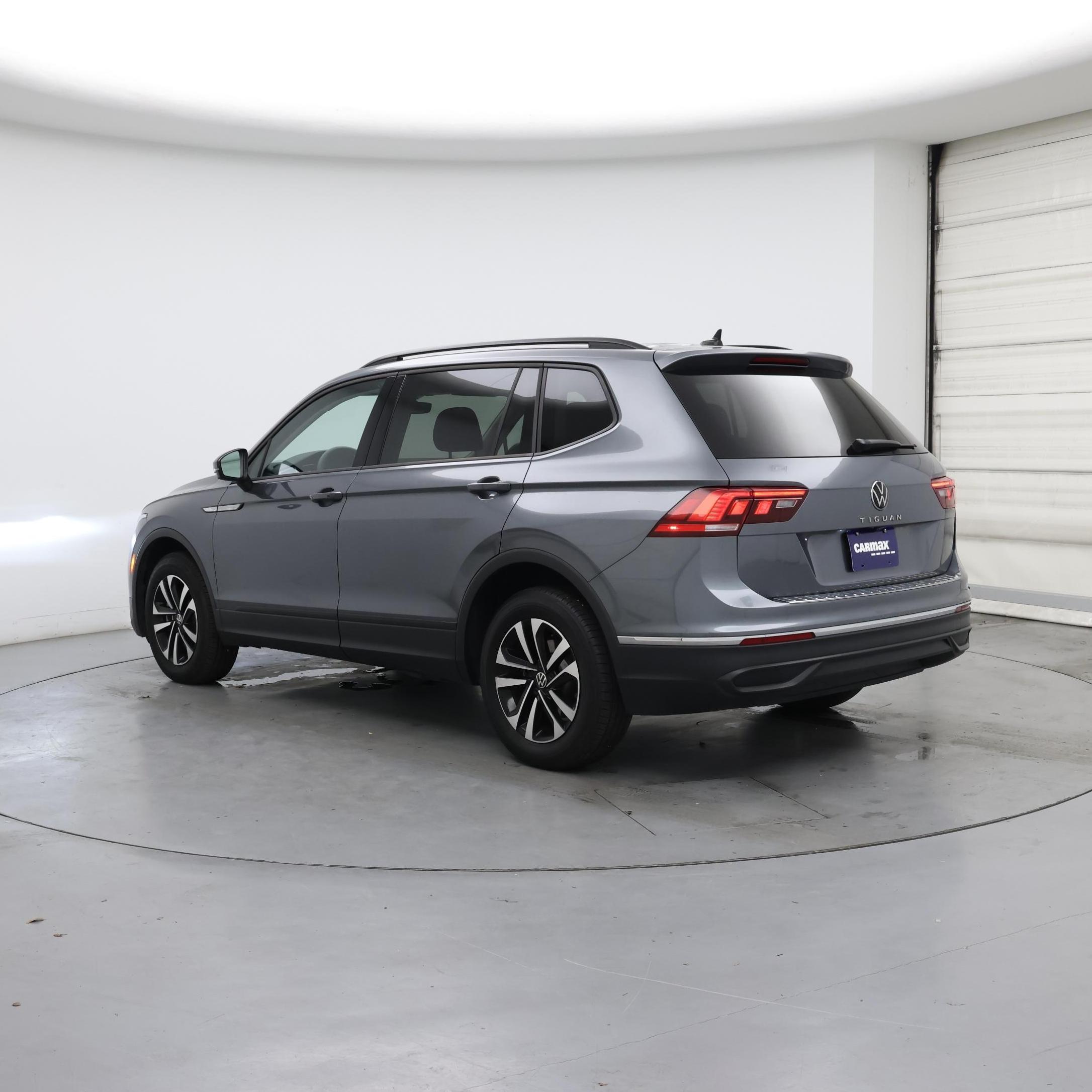 Thumbnail: 2023 Volkswagen Tiguan - 2