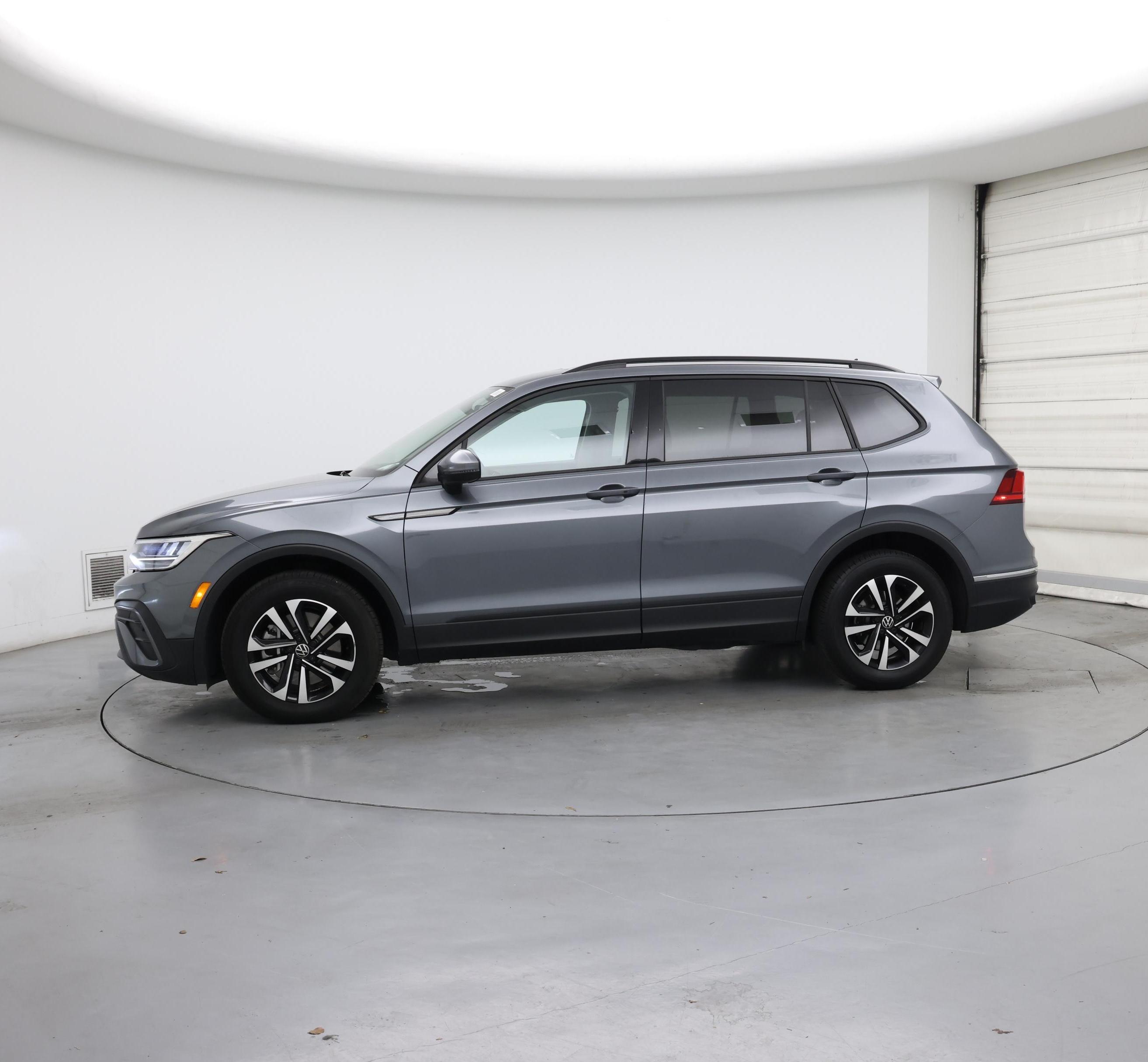 Thumbnail: 2023 Volkswagen Tiguan - 3