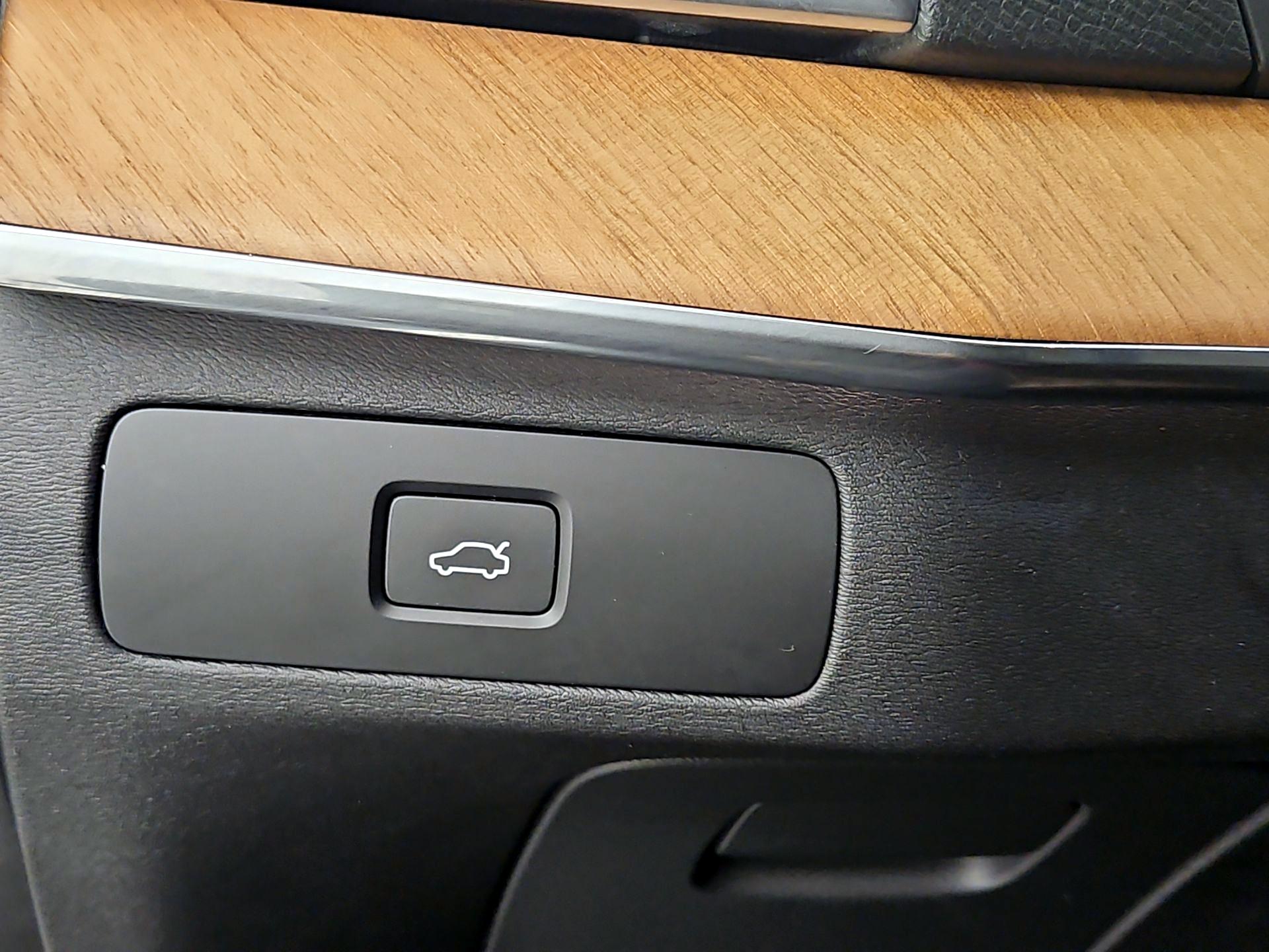 Thumbnail: 2023 Volvo XC90 - 13