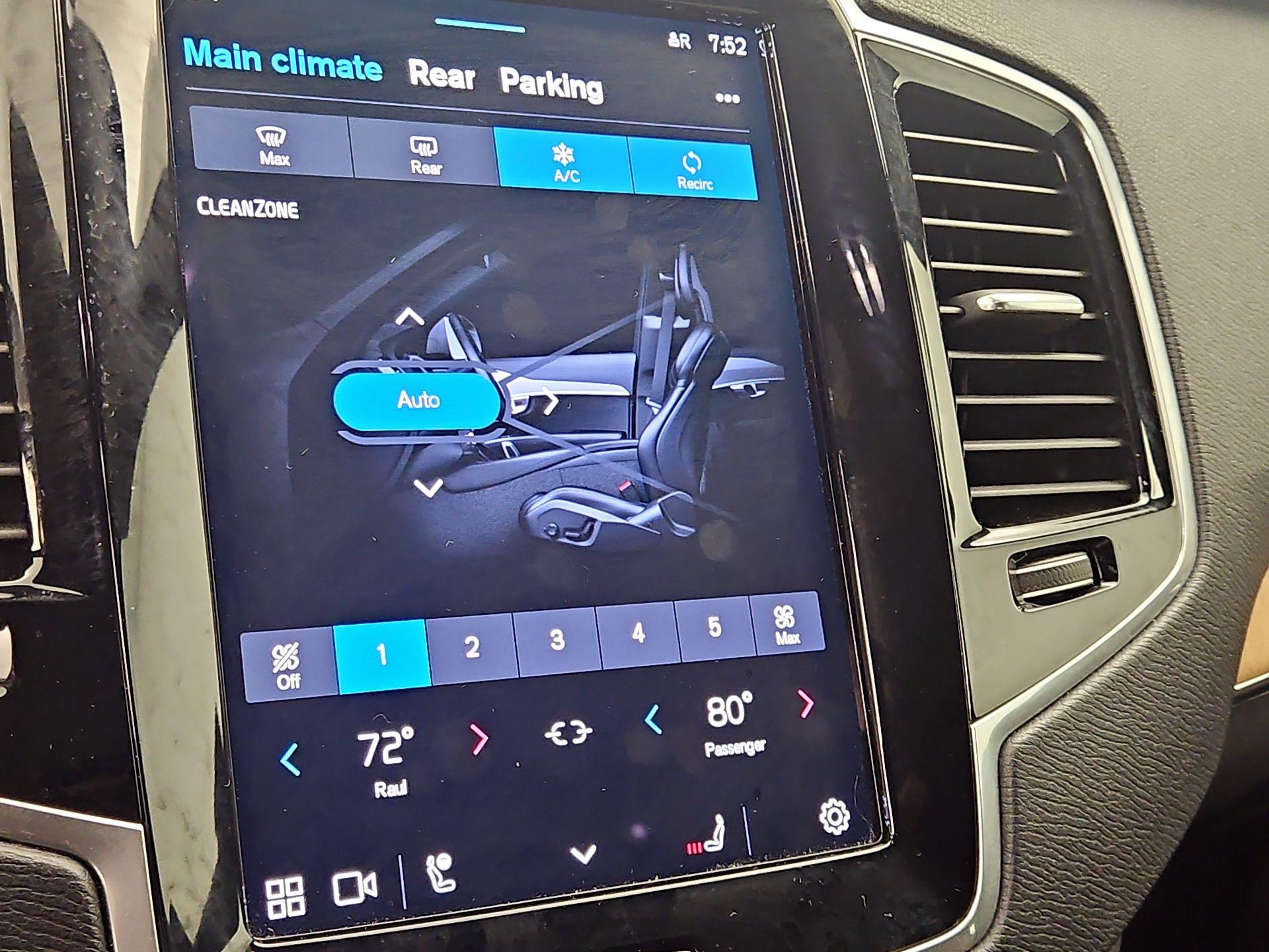 Thumbnail: 2023 Volvo XC90 - 17