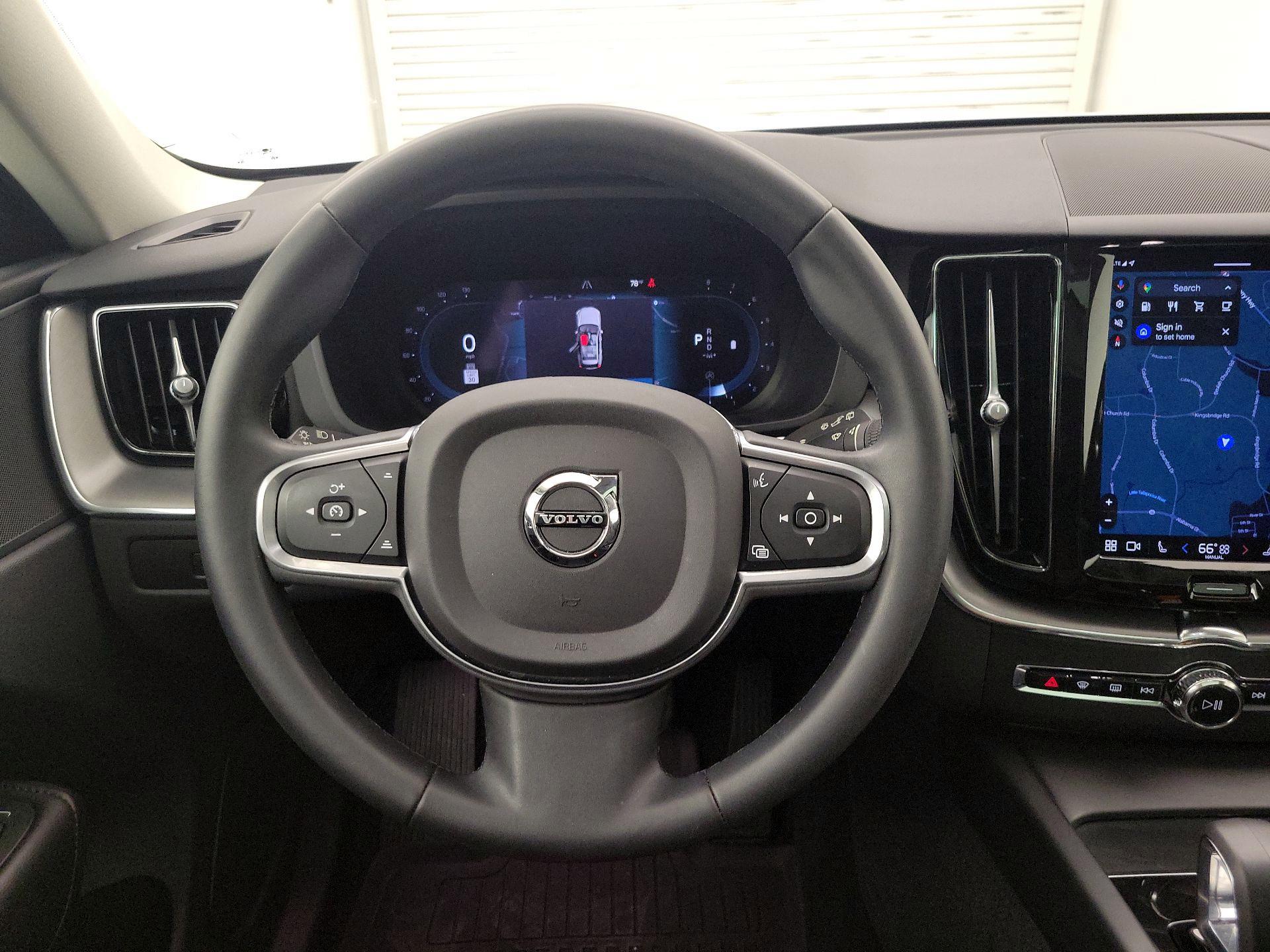 Thumbnail: 2023 Volvo XC60 - 10