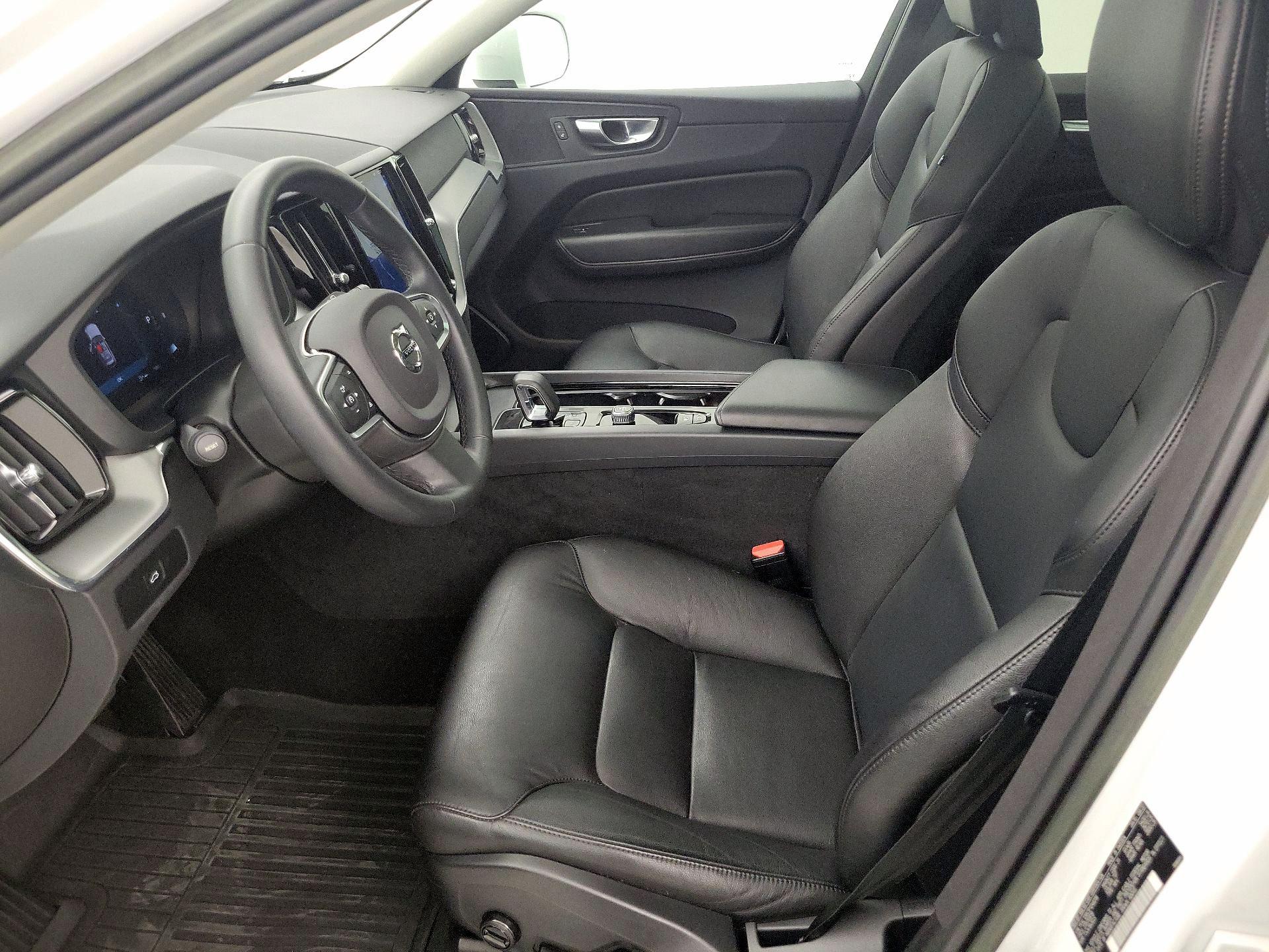 Thumbnail: 2023 Volvo XC60 - 11