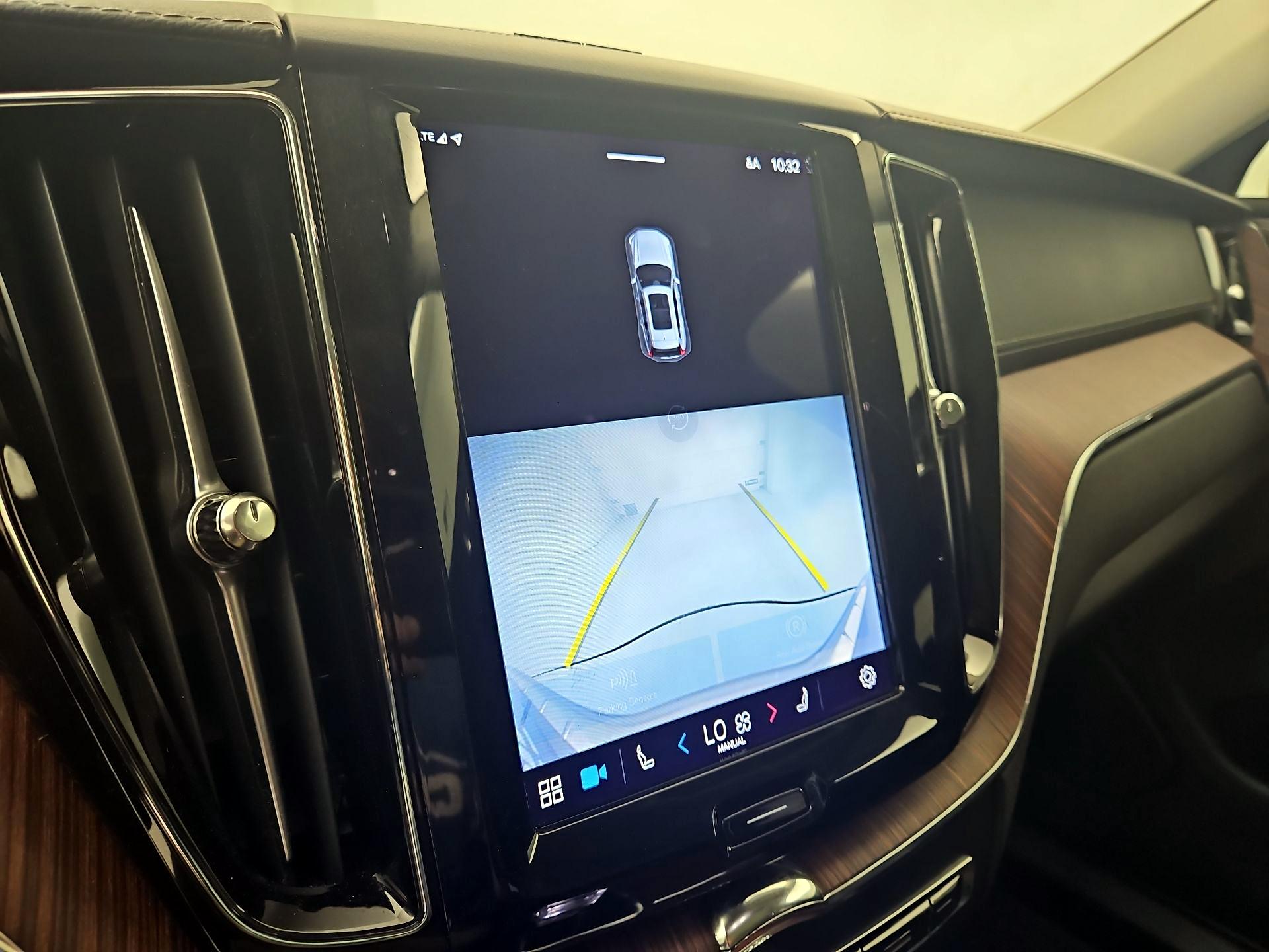 Thumbnail: 2023 Volvo XC60 - 14