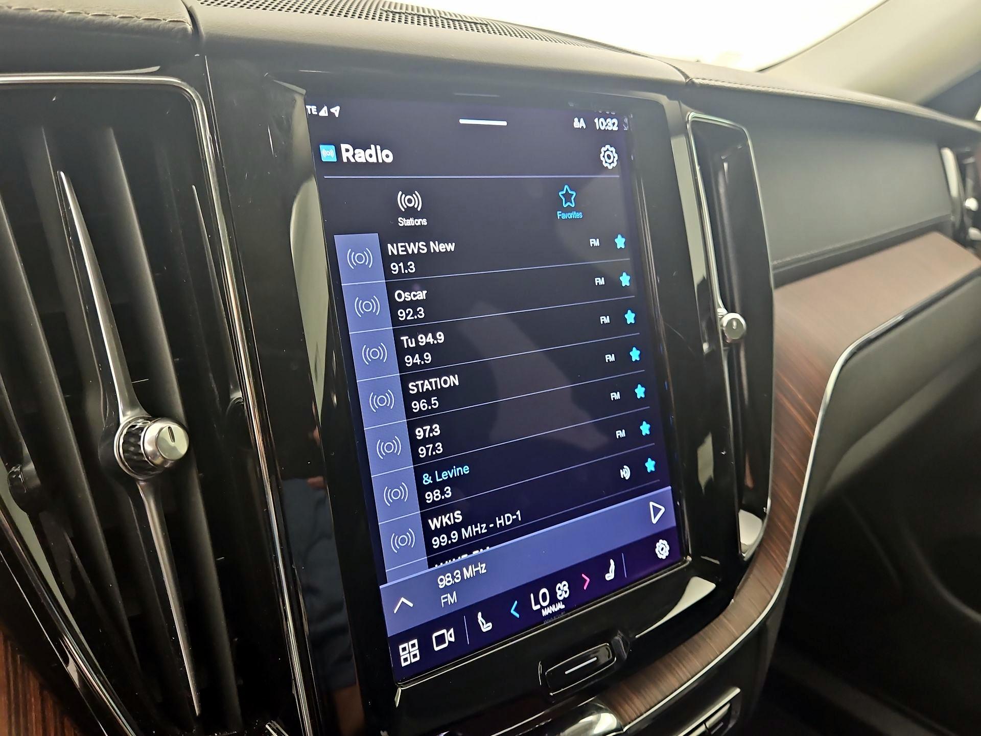 Thumbnail: 2023 Volvo XC60 - 15