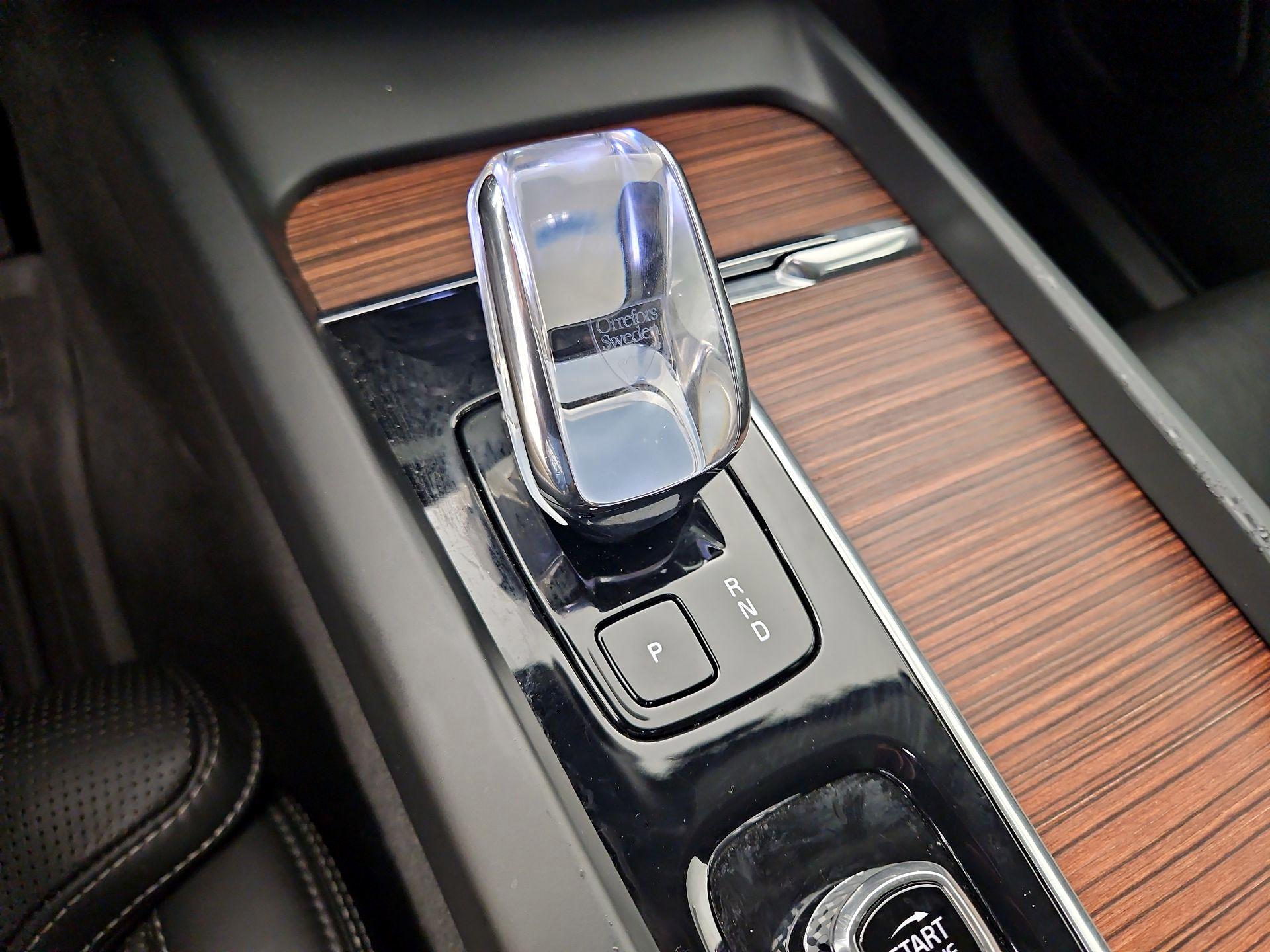 Thumbnail: 2023 Volvo XC60 - 17