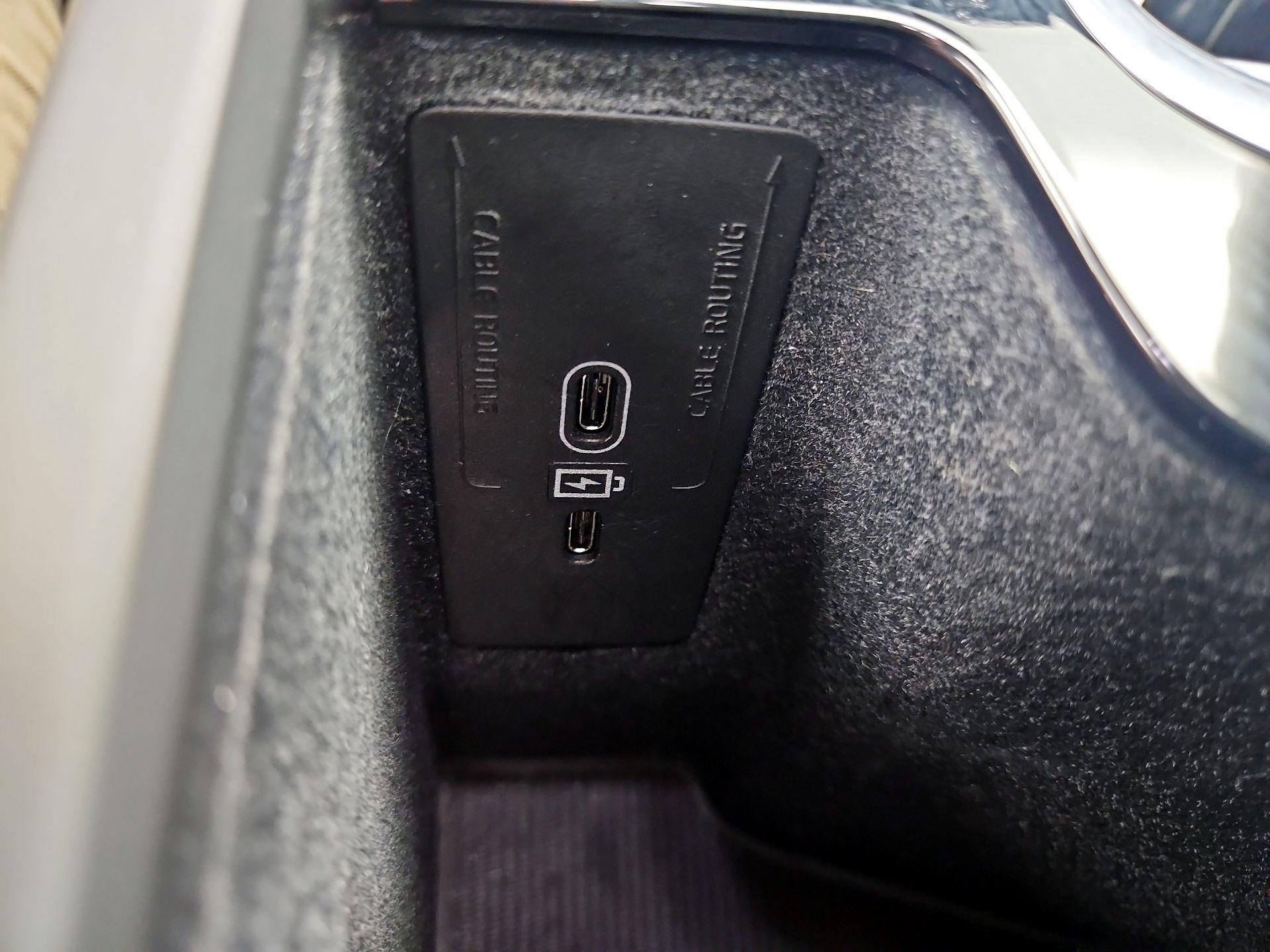 Thumbnail: 2023 Volvo XC60 - 18