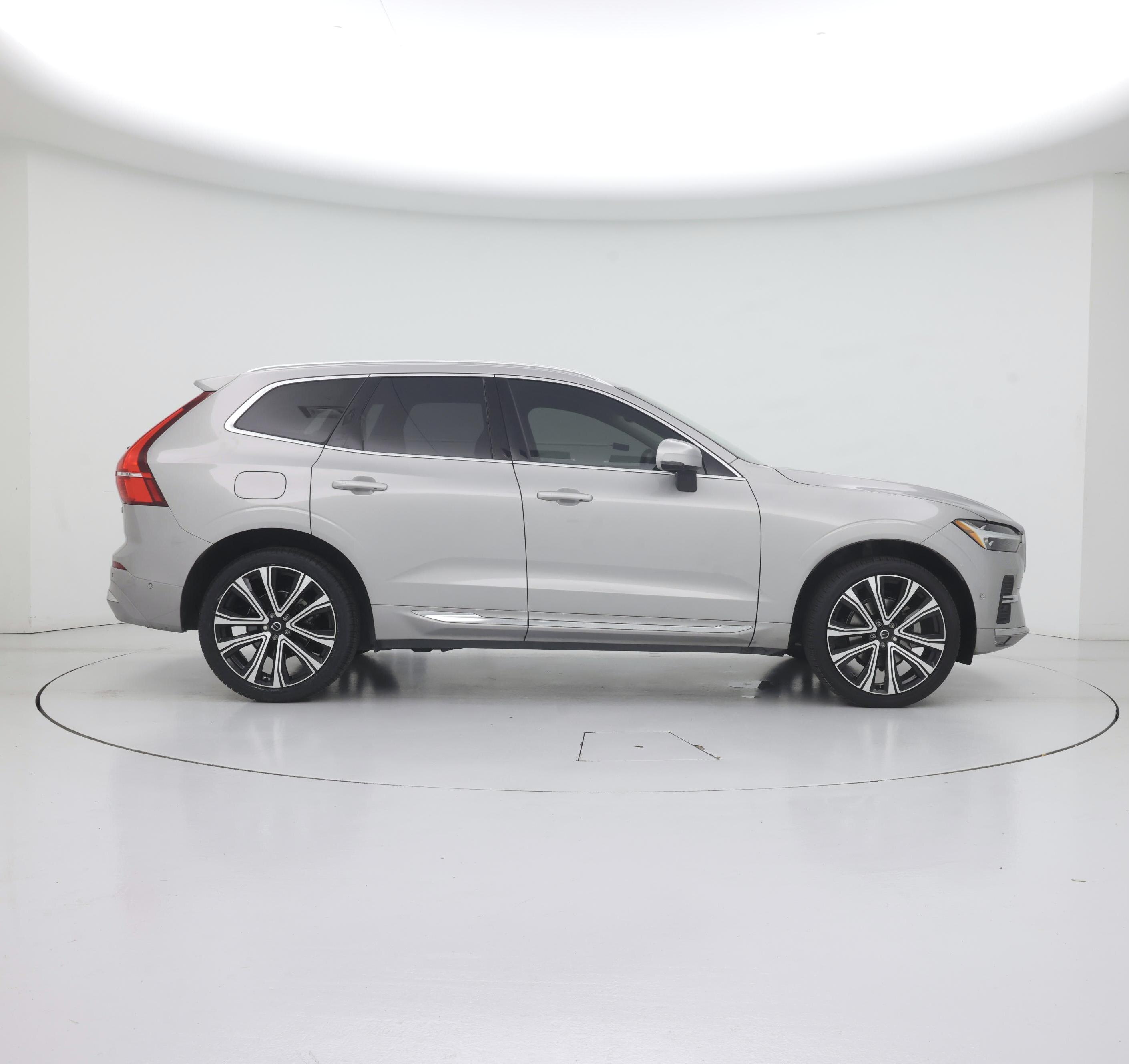 Thumbnail: 2023 Volvo XC60 - 7