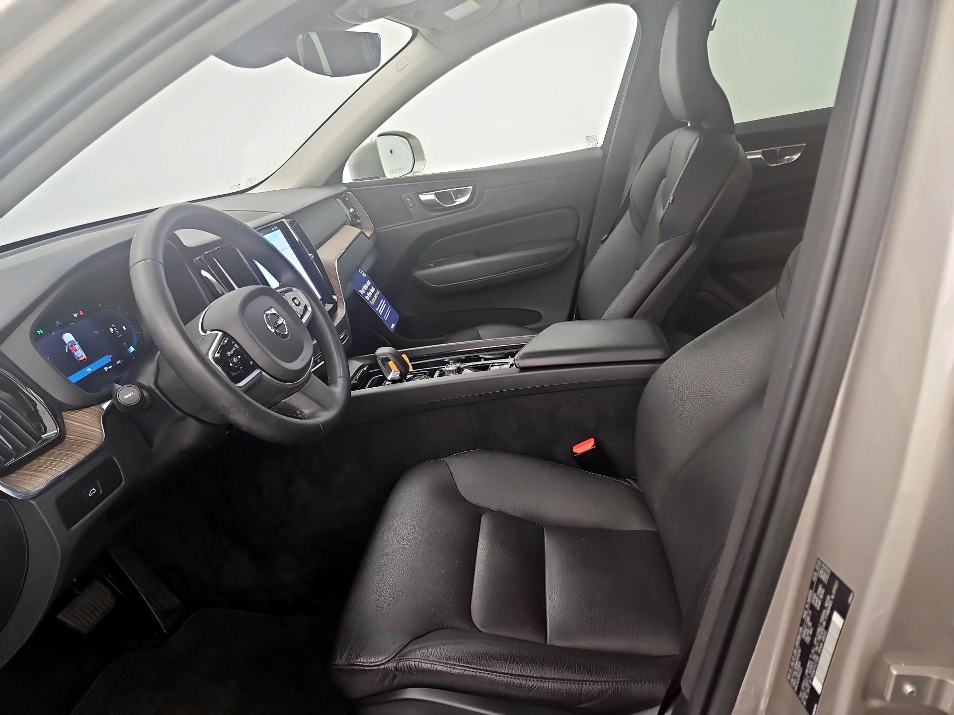 Thumbnail: 2023 Volvo XC60 - 11