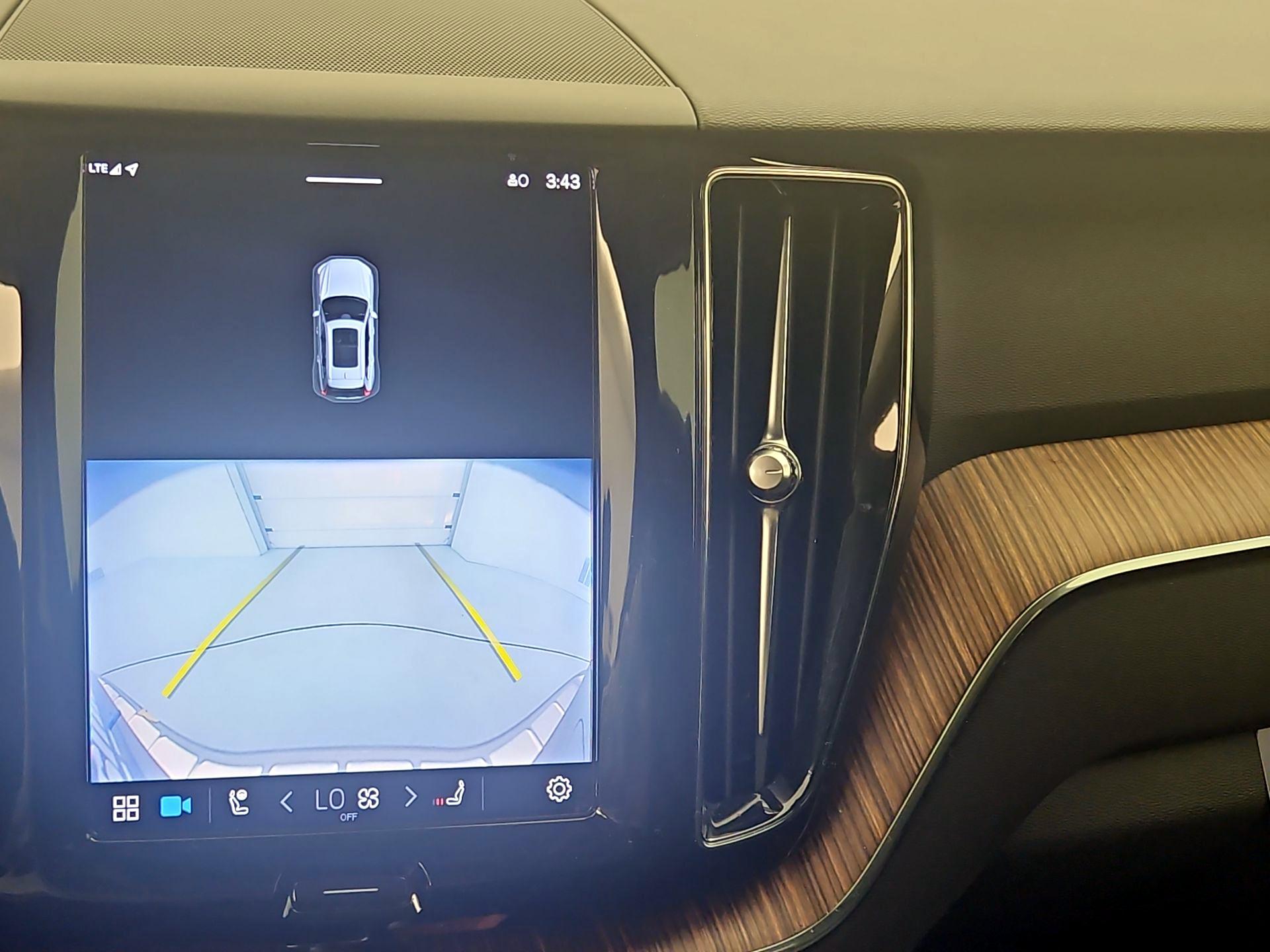 Thumbnail: 2023 Volvo XC60 - 15