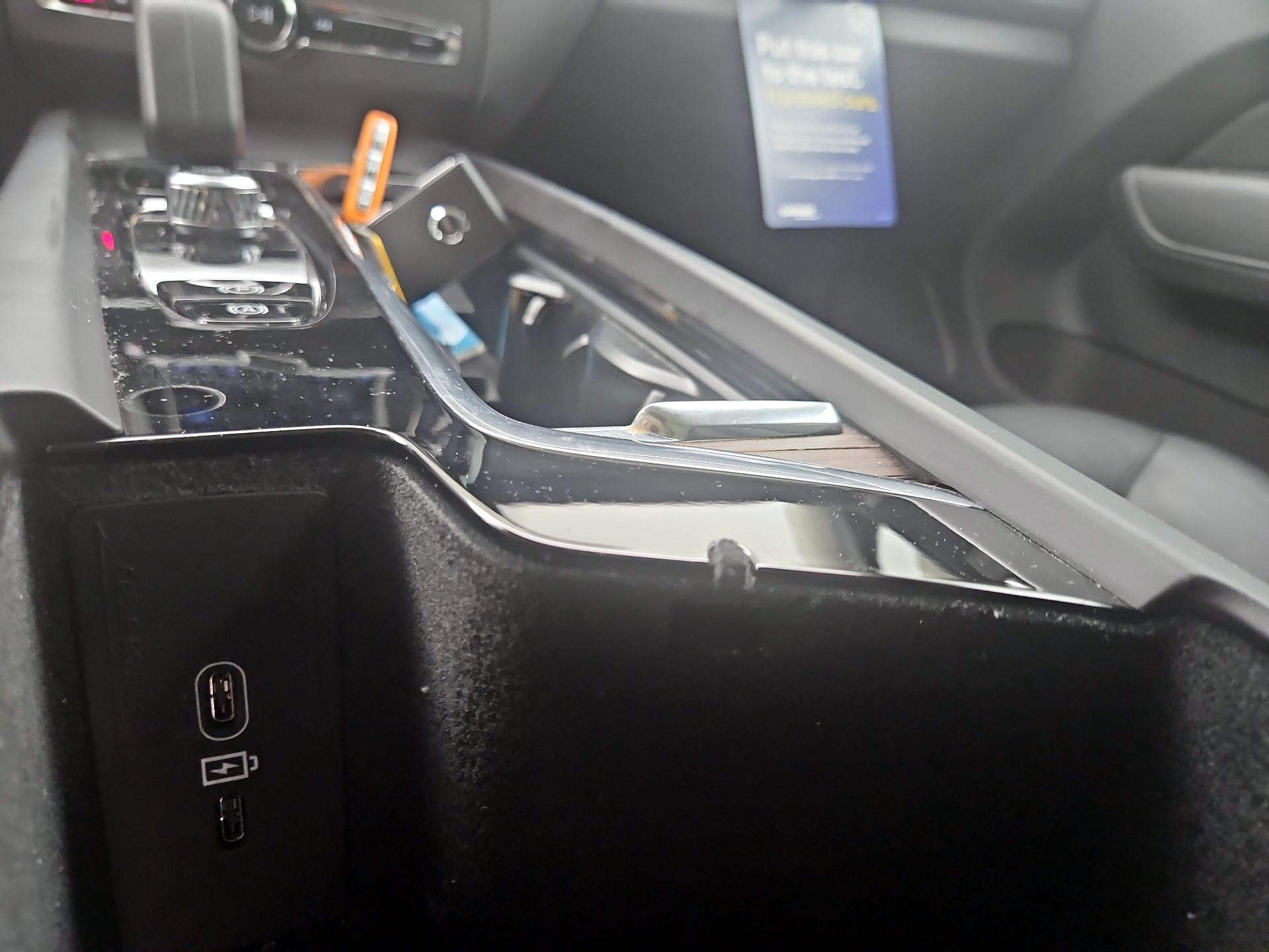 Thumbnail: 2023 Volvo XC60 - 19