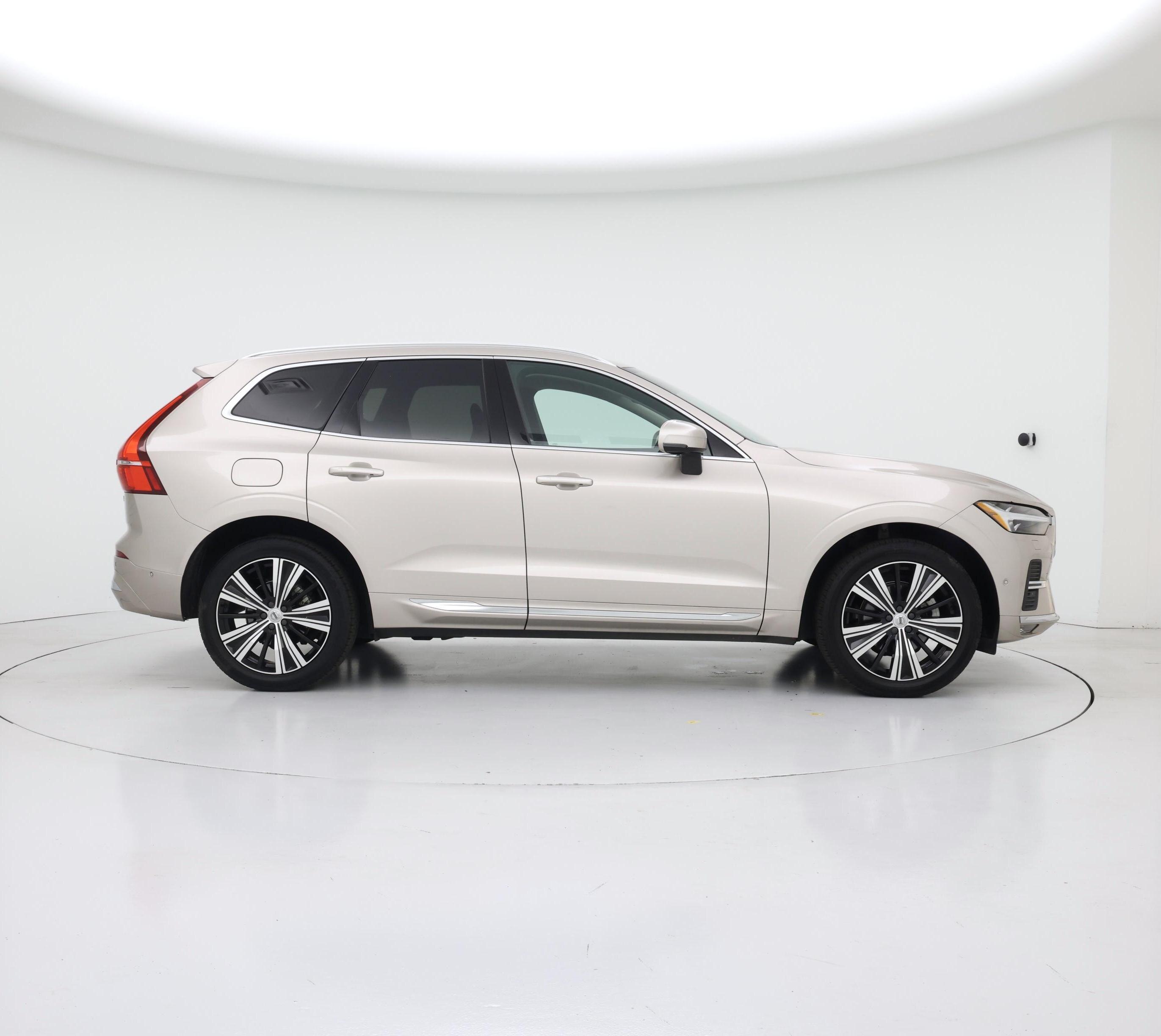 Thumbnail: 2023 Volvo XC60 - 7