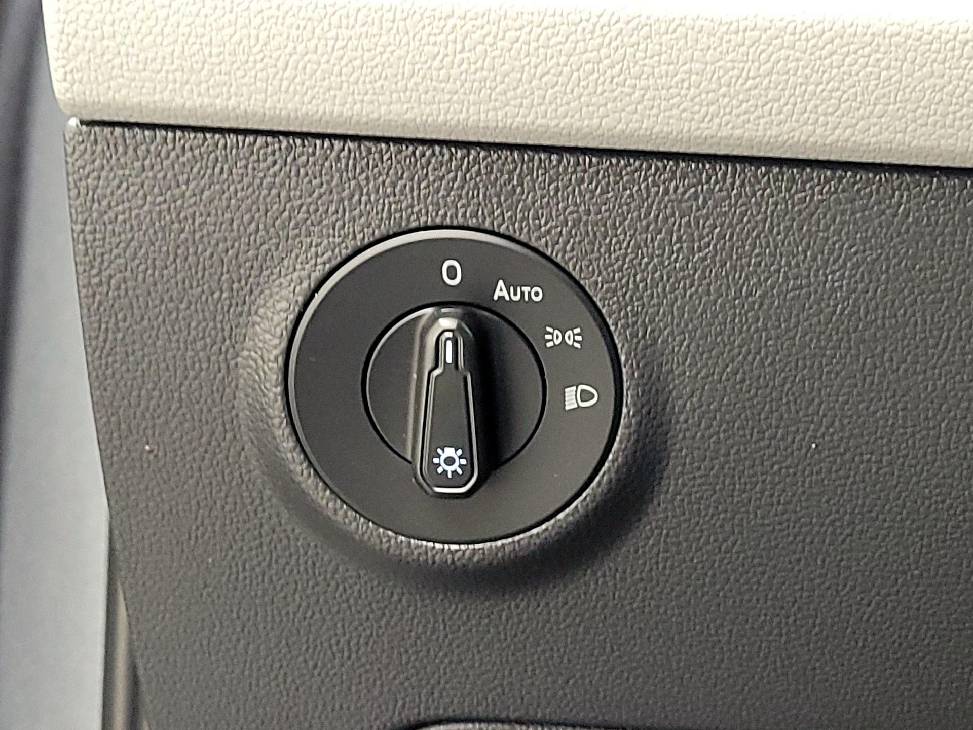 Thumbnail: 2022 Volkswagen Taos - 13