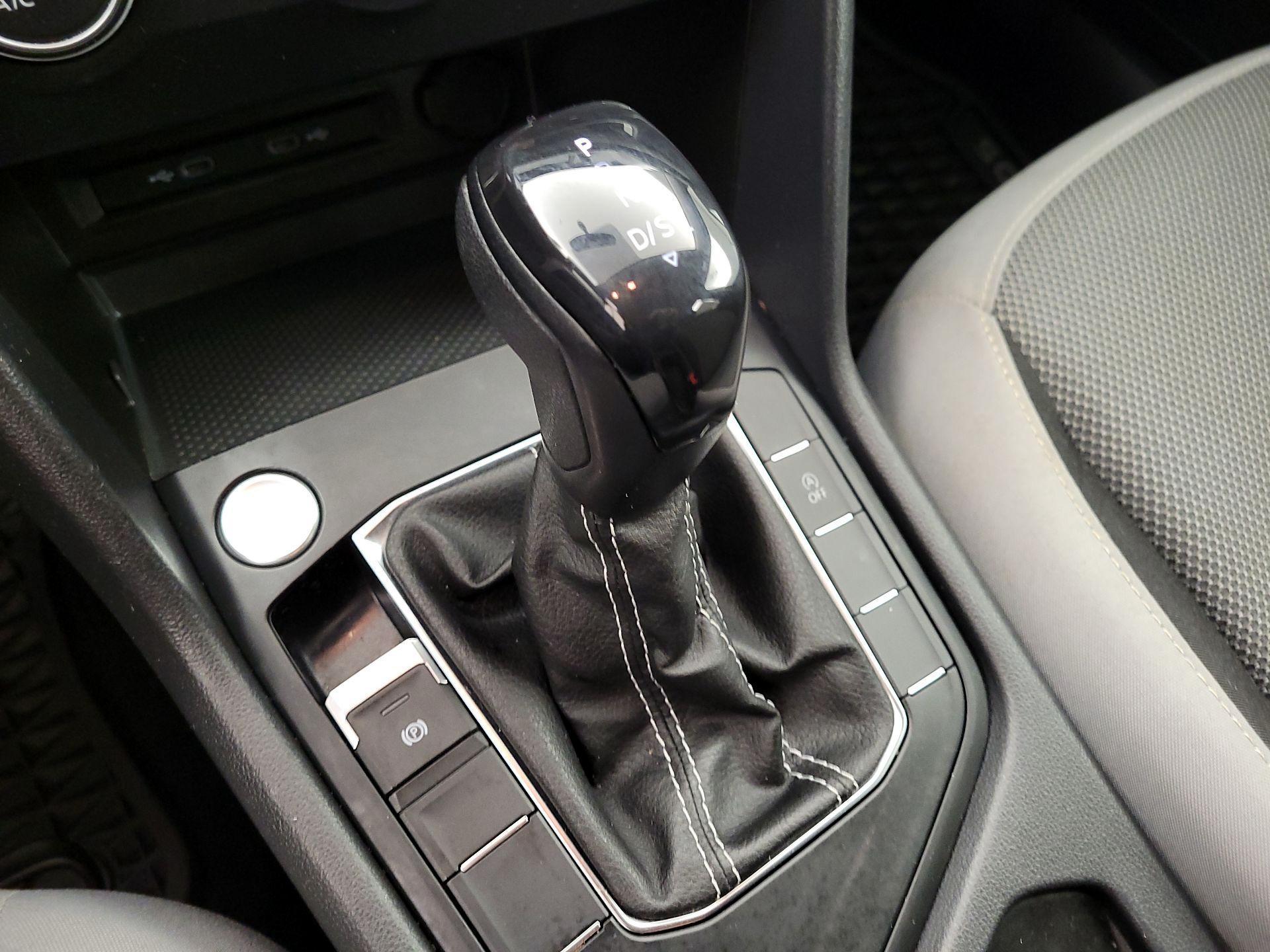 Thumbnail: 2022 Volkswagen Taos - 17