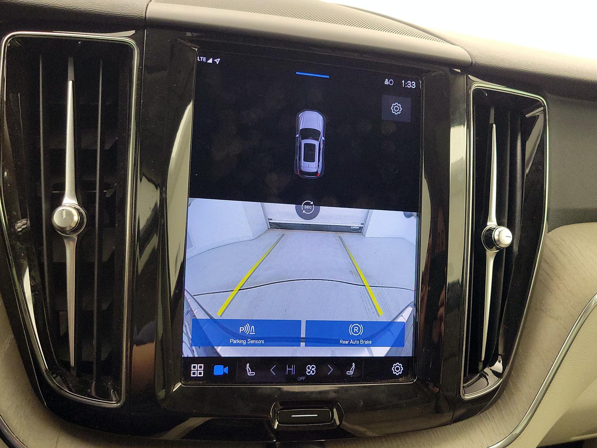 Thumbnail: 2023 Volvo XC60 - 15