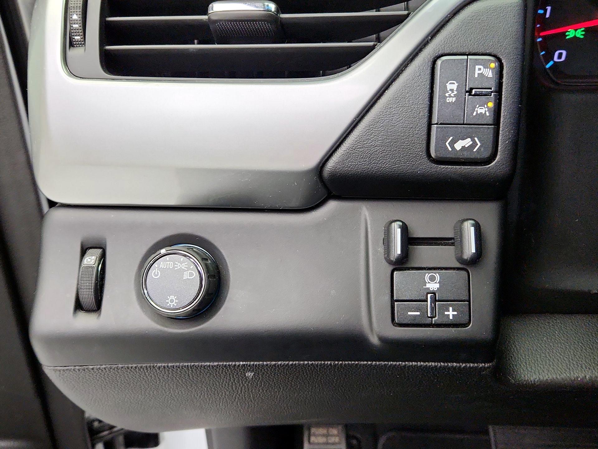 Thumbnail: 2019 Chevrolet Tahoe - 13