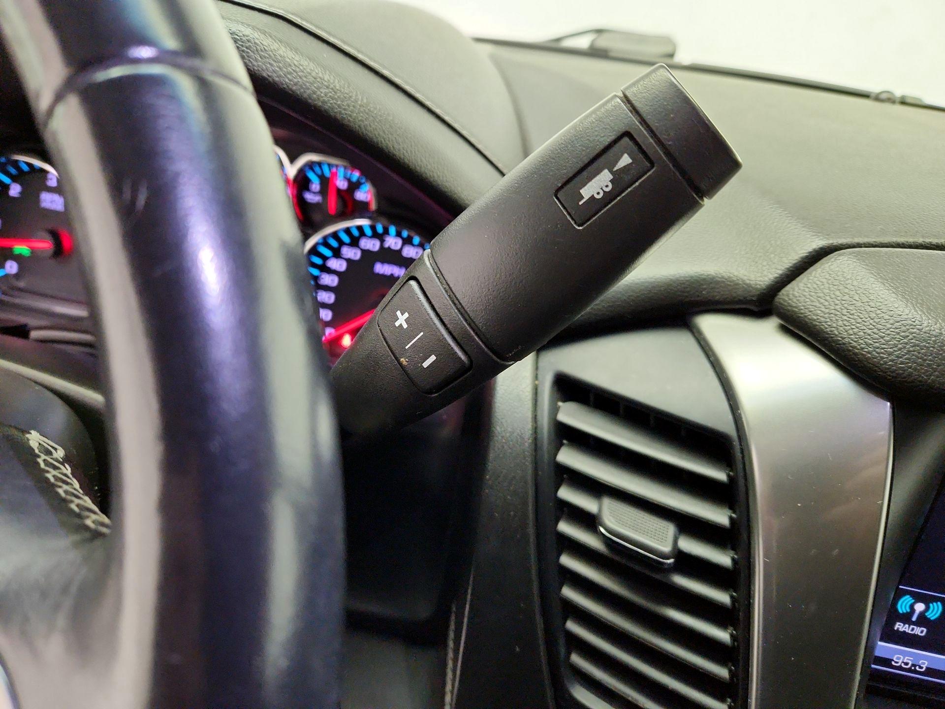 Thumbnail: 2019 Chevrolet Tahoe - 18