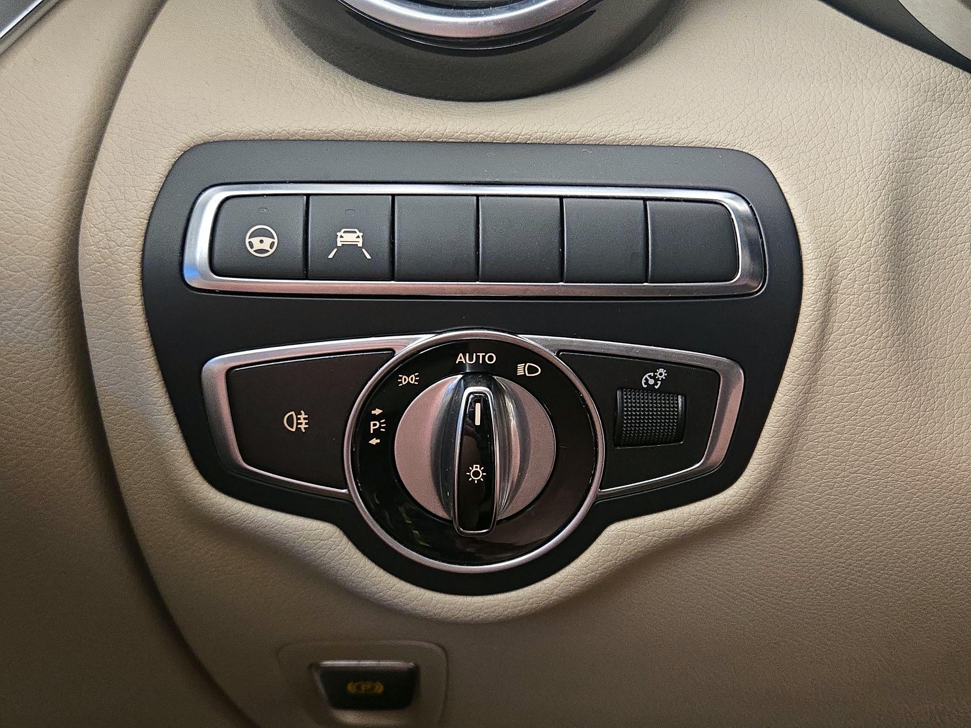 Thumbnail: 2017 Mercedes-Benz GLC - 13