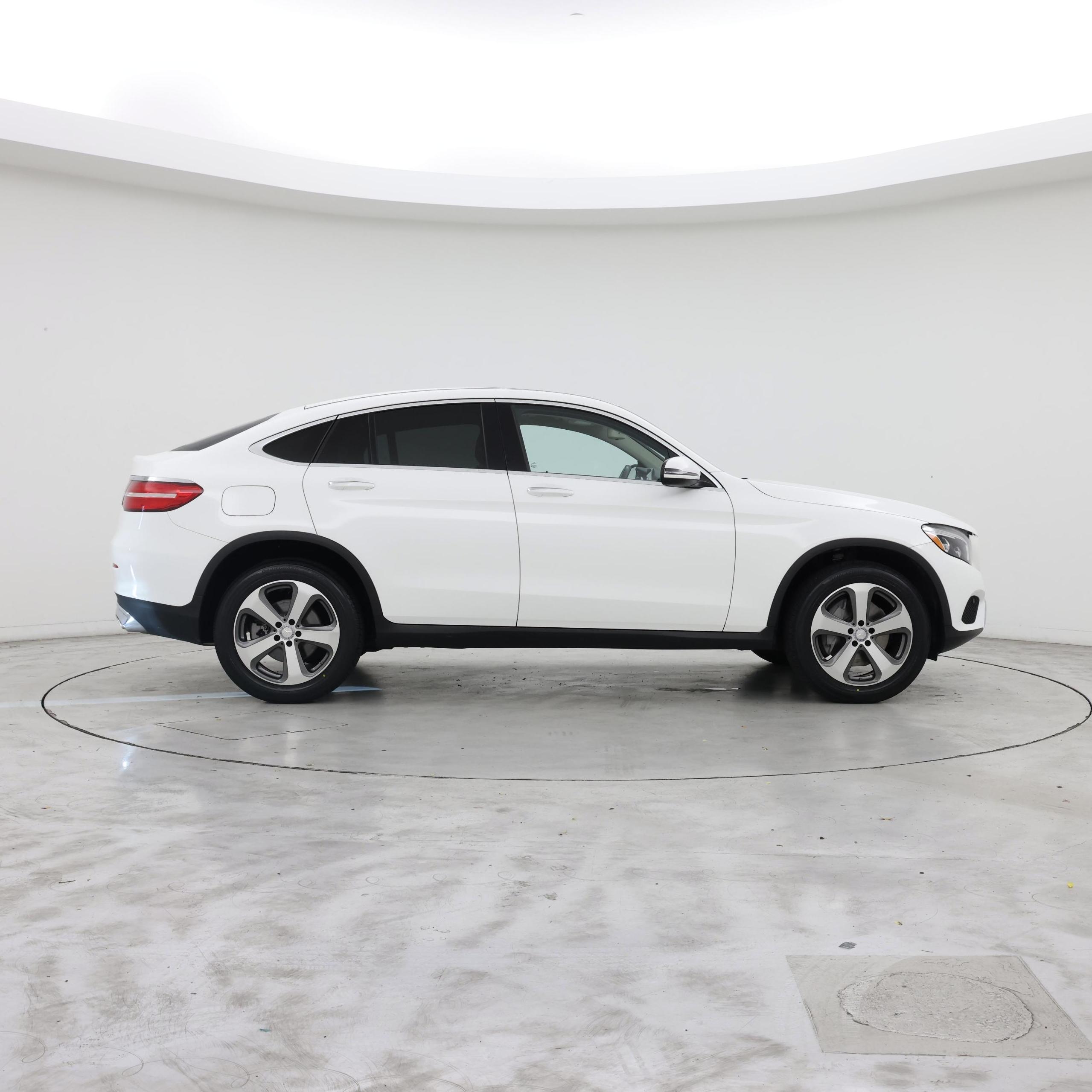 Thumbnail: 2017 Mercedes-Benz GLC - 7