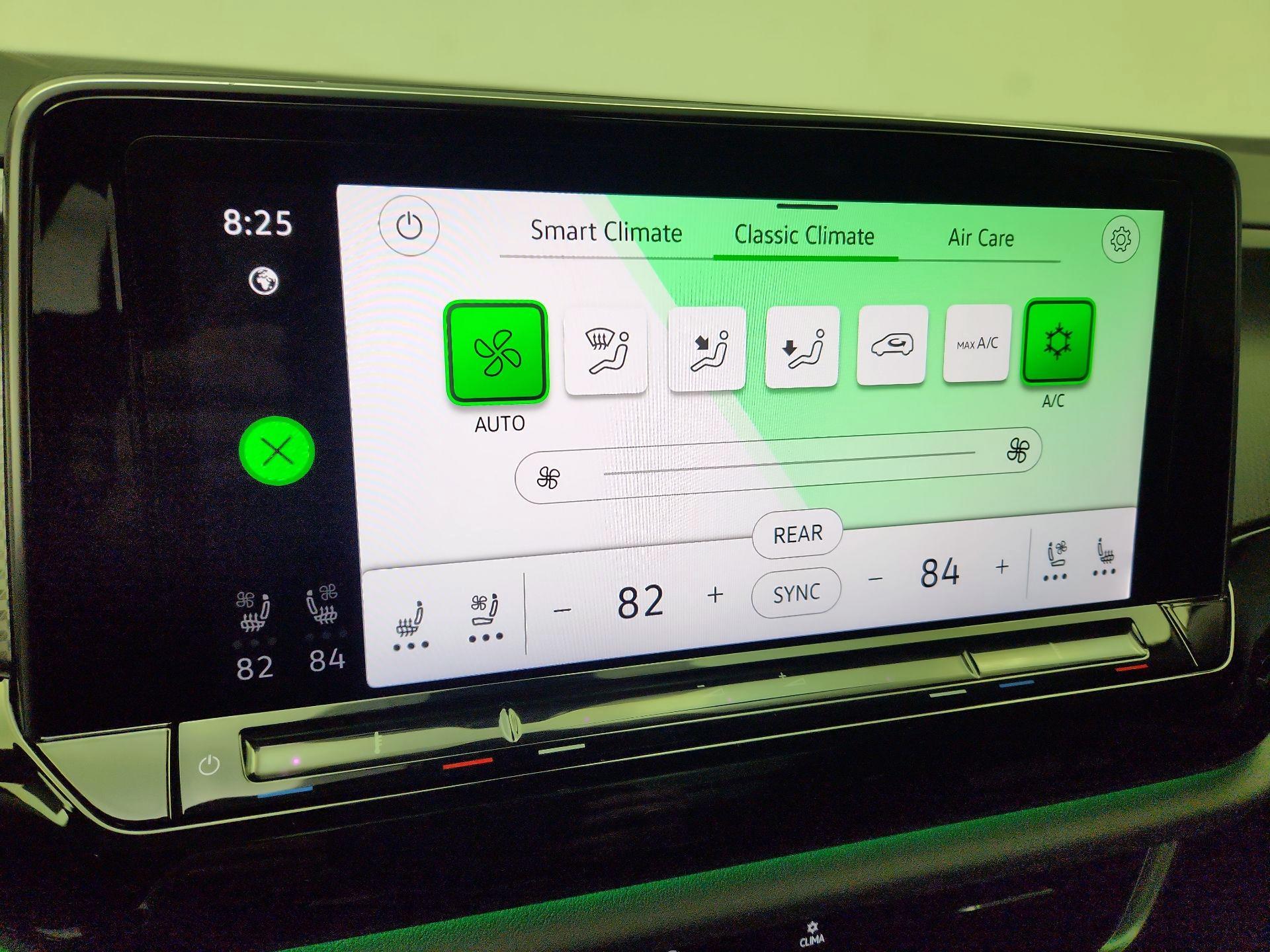 Thumbnail: 2024 Volkswagen Atlas - 17