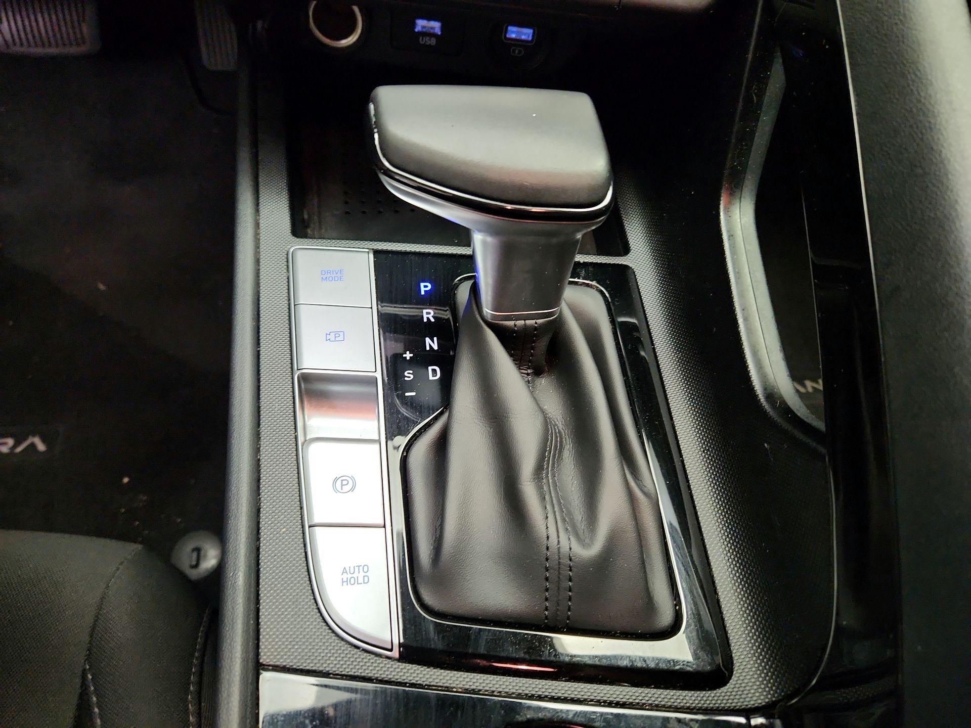 Thumbnail: 2023 Hyundai Elantra - 18